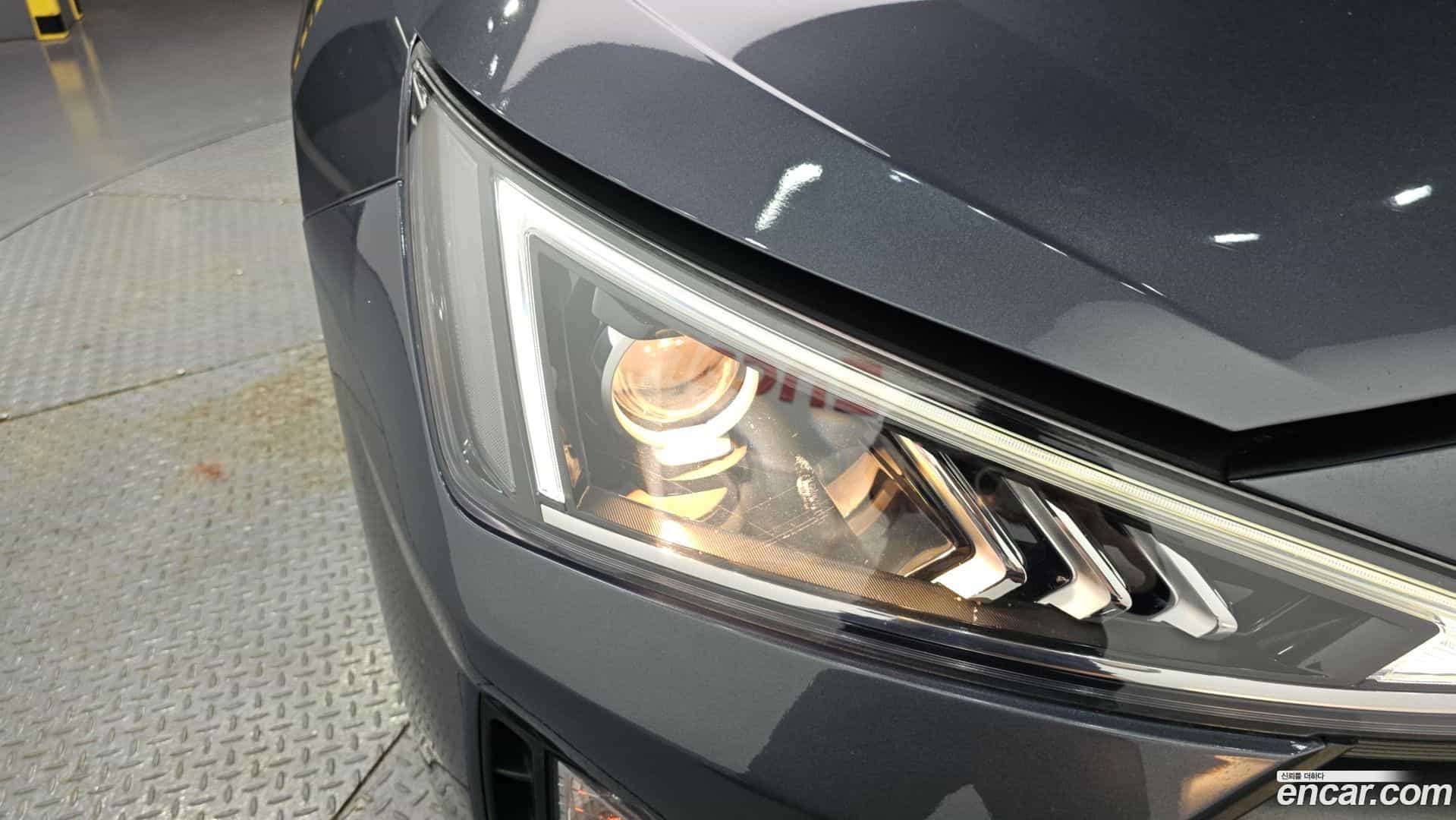 AVANTE Hyundai 2019.0-OUTER-032