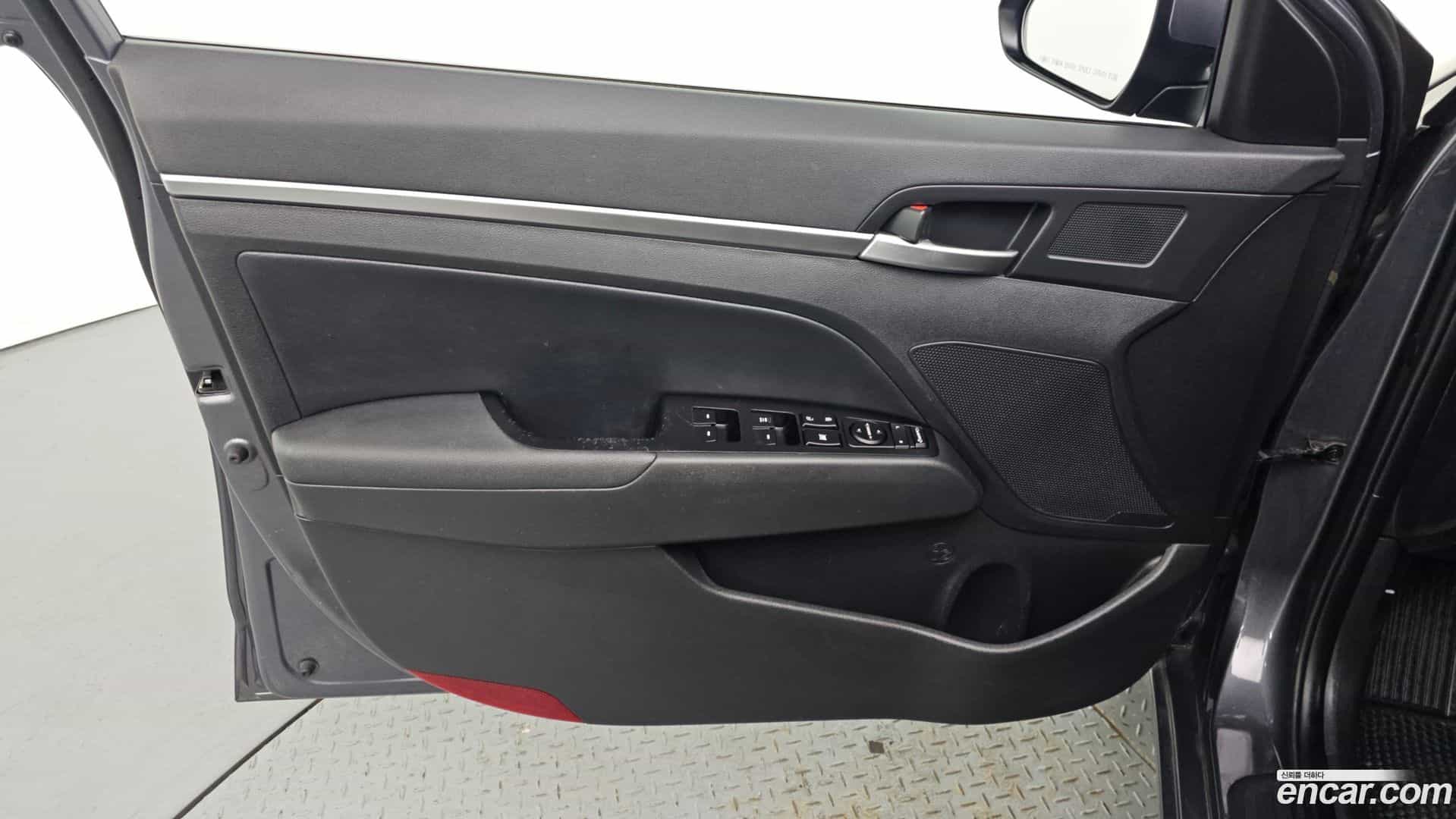 AVANTE Hyundai 2019.0-INNER-034