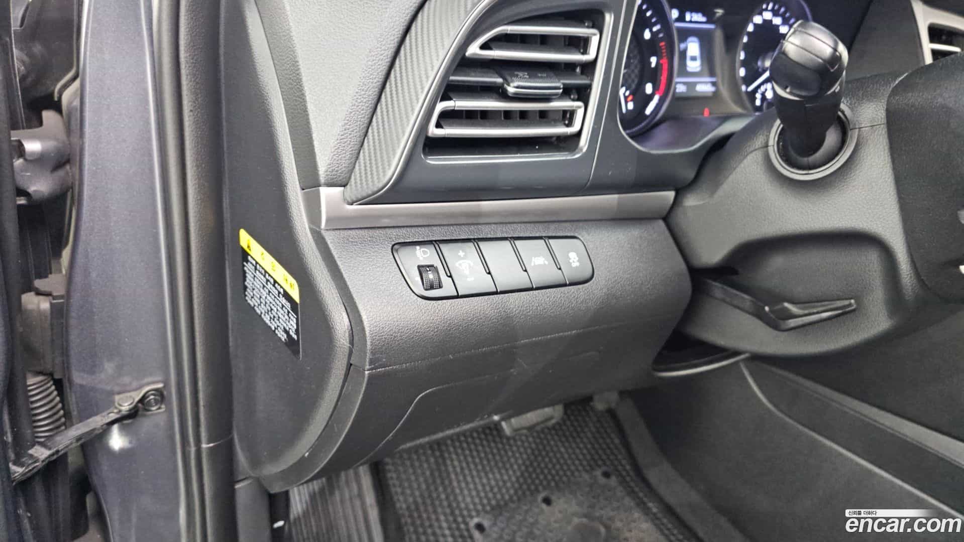 AVANTE Hyundai 2019.0-OPTION-042