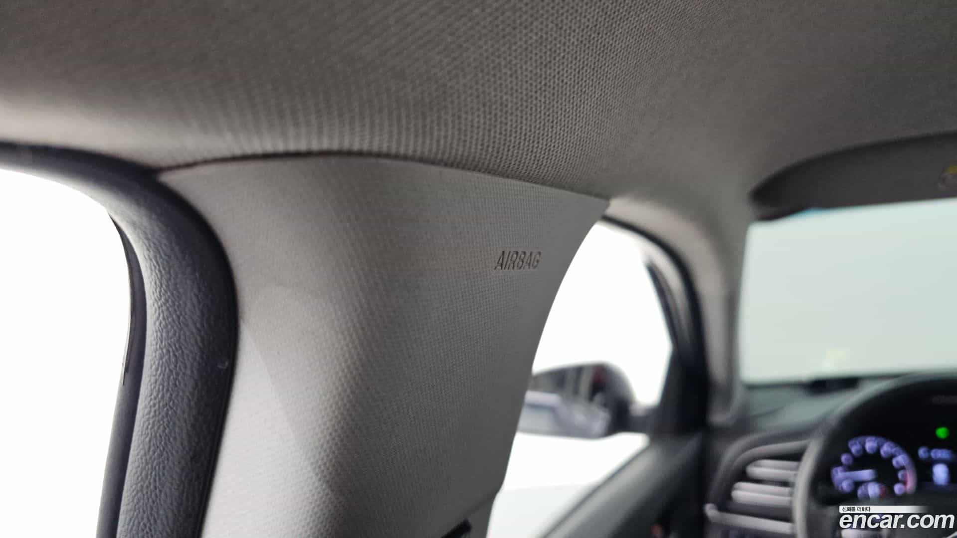 AVANTE Hyundai 2019.0-OPTION-043