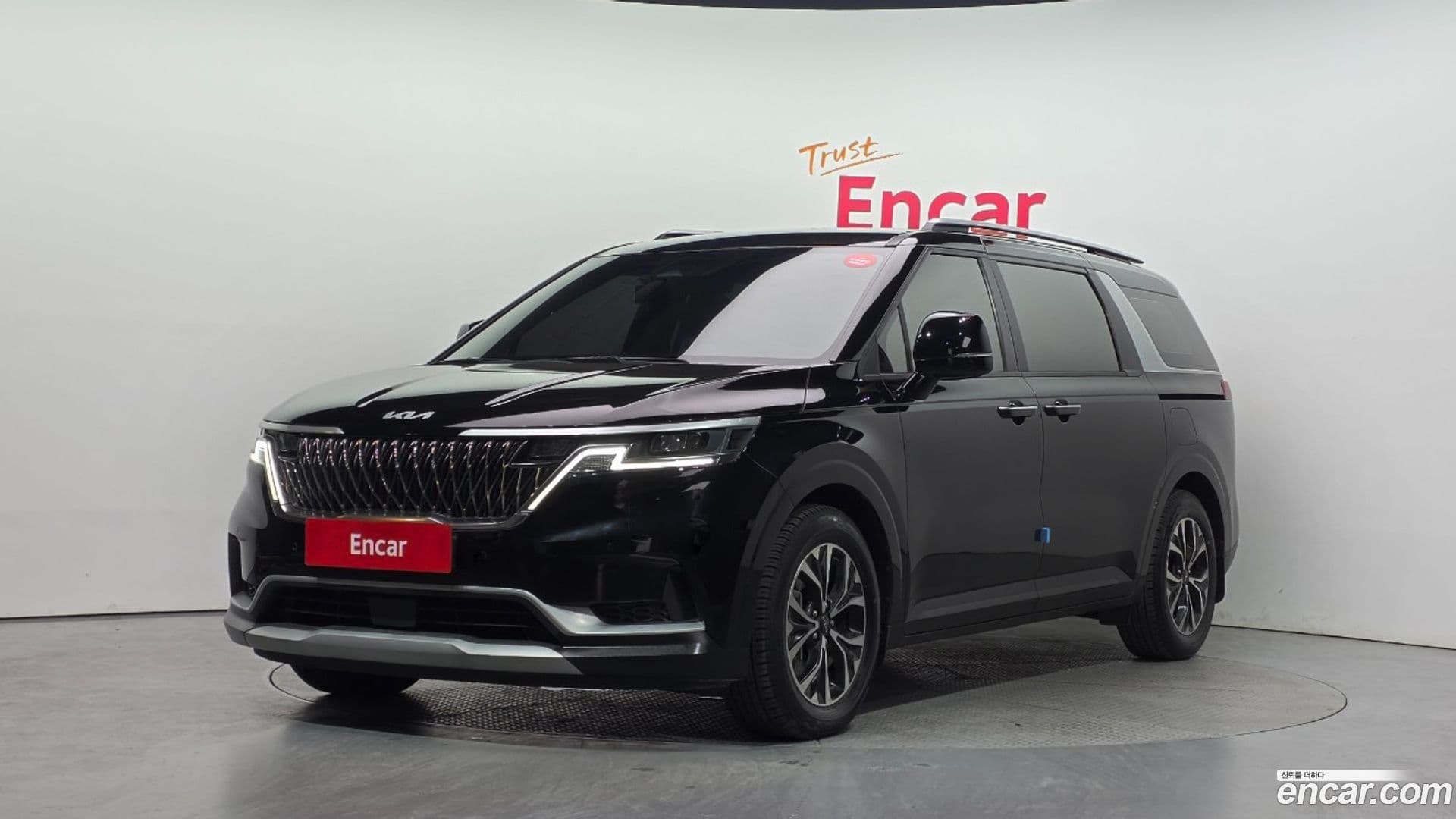 Main__Slider__Photo:Canival Kia 2023.2-0
