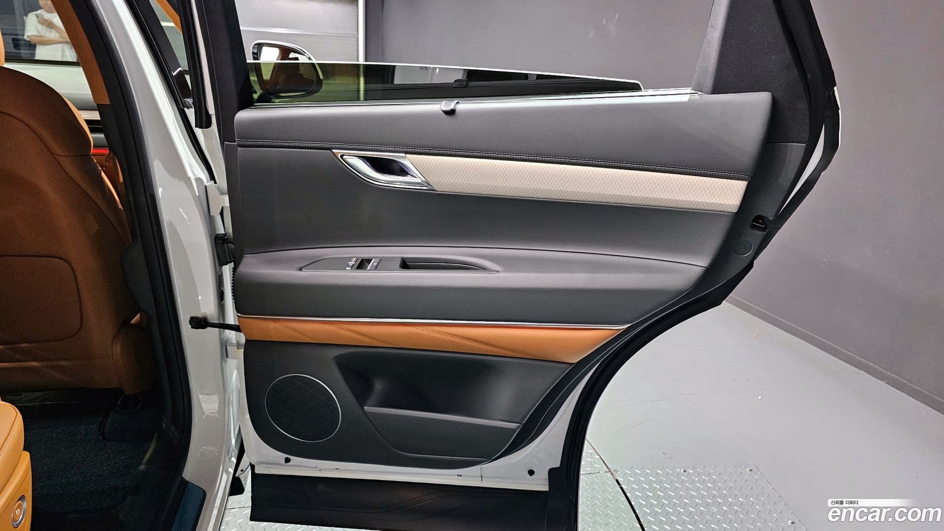 Main__Slider__Photo:GV80 Genesis 2024.10-24