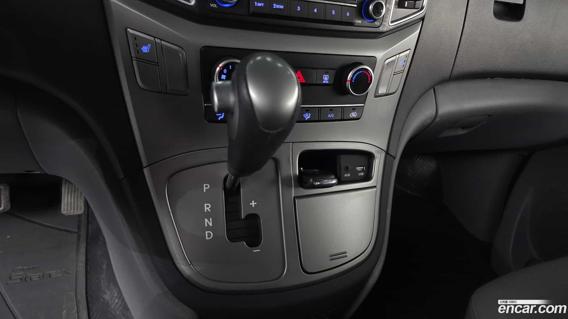 Starex Hyundai 2016.2-INNER-009