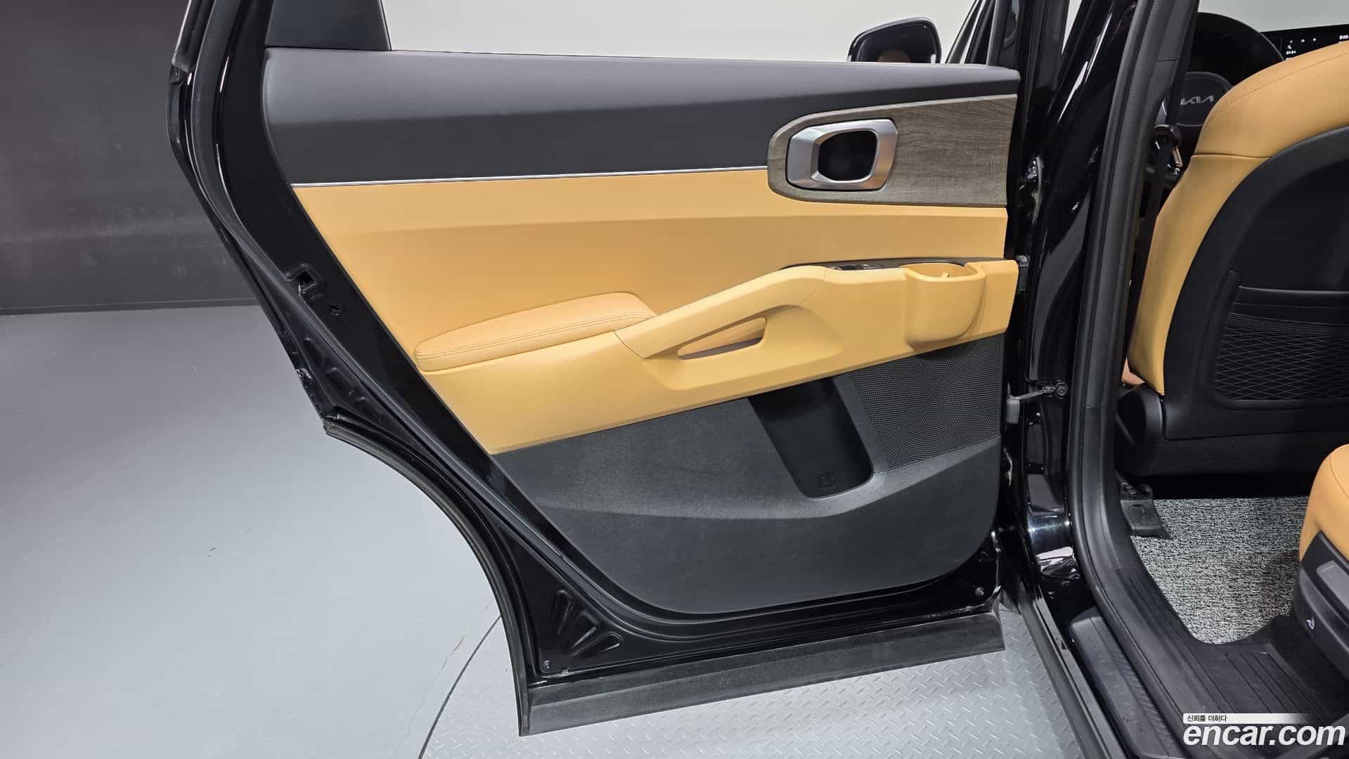 Sorento Kia 2022.3-INNER-035