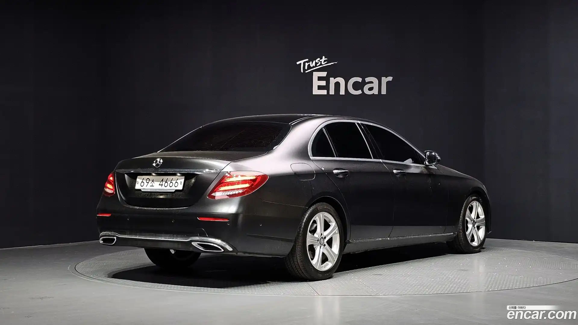 E-Class Mercedes-Benz 2016.11-OUTER-002