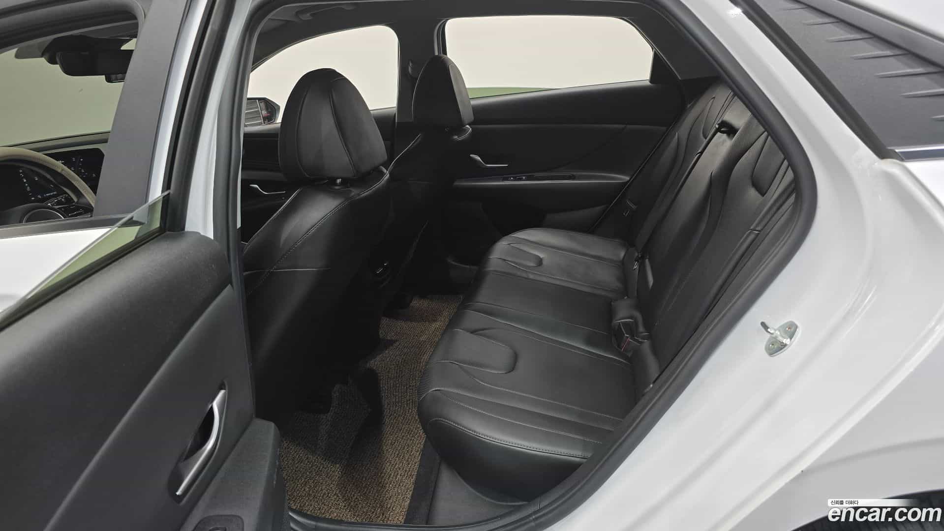 AVANTE Hyundai 2021.7-OPTION-015