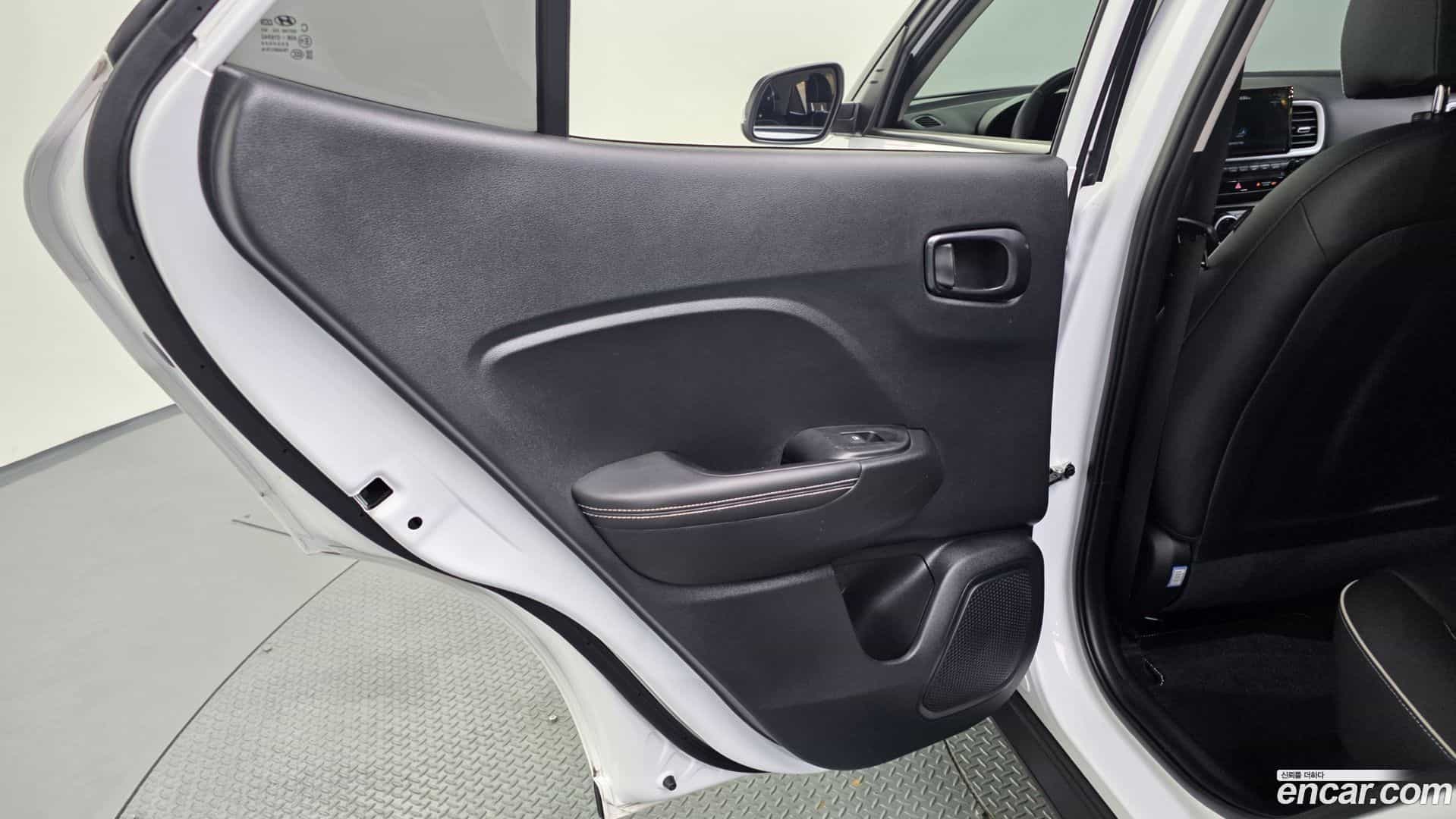 Venue Hyundai 2021.0-INNER-035