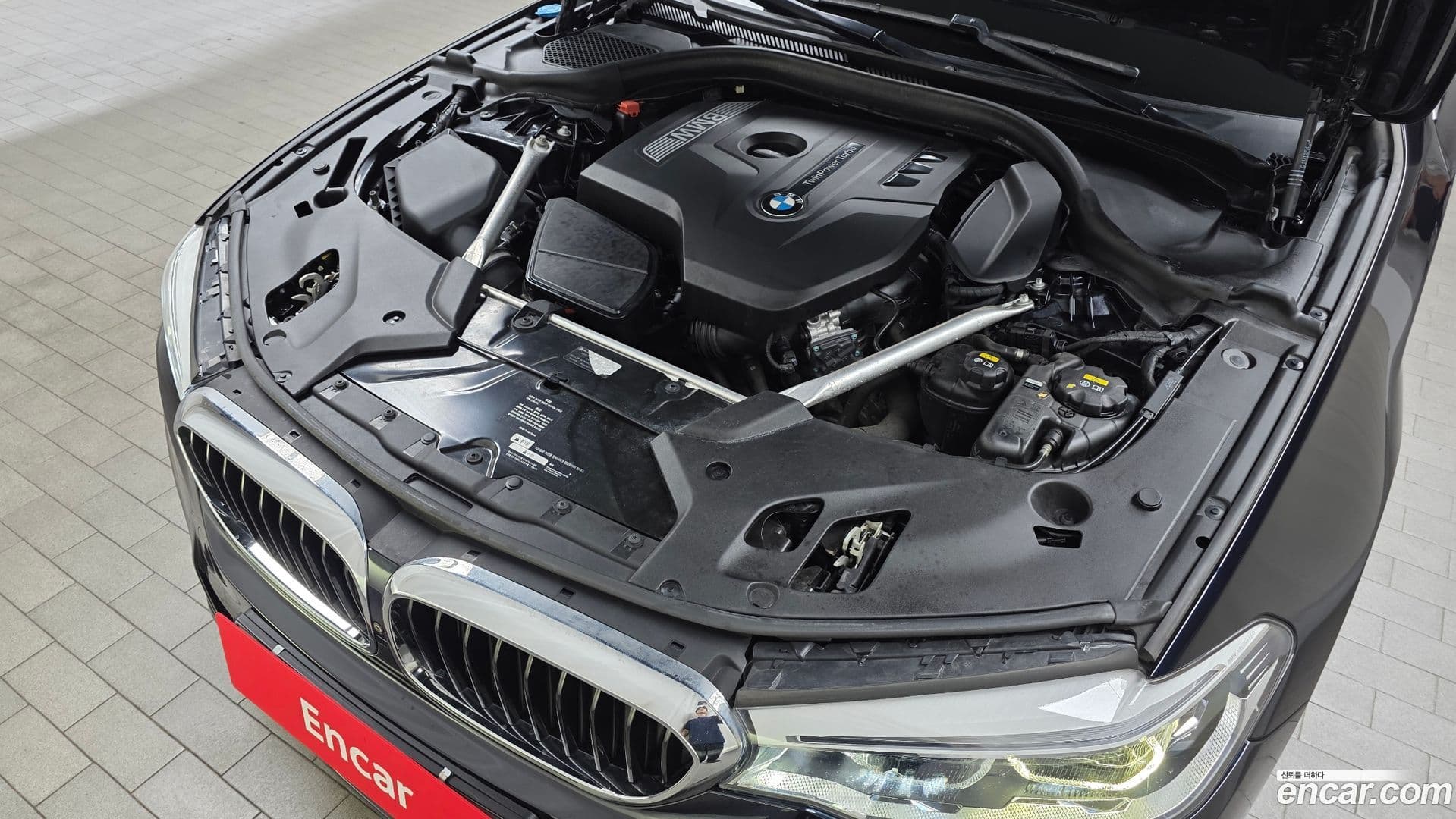 Main__Slider__Photo:5-Series BMW 2019.2-5