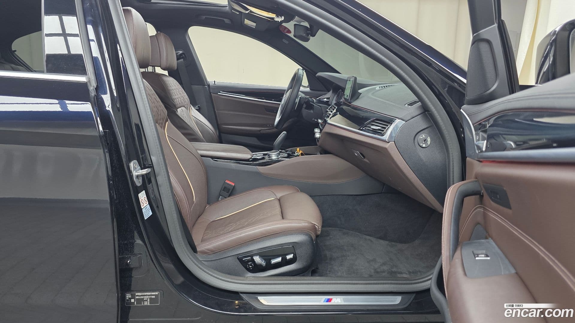 Main__Slider__Photo:5-Series BMW 2019.2-10