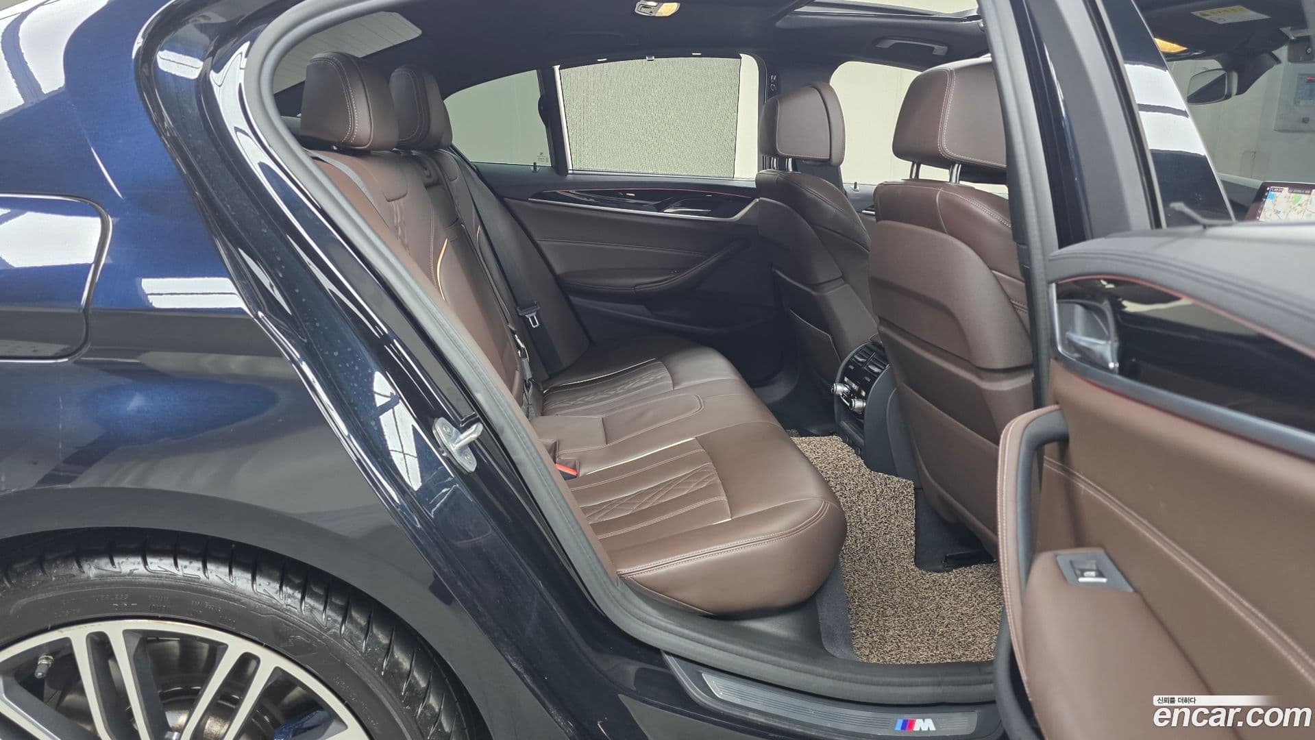 Main__Slider__Photo:5-Series BMW 2019.2-11