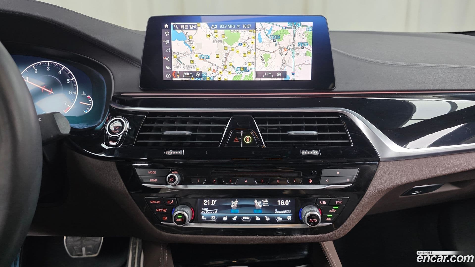 Main__Slider__Photo:5-Series BMW 2019.2-29