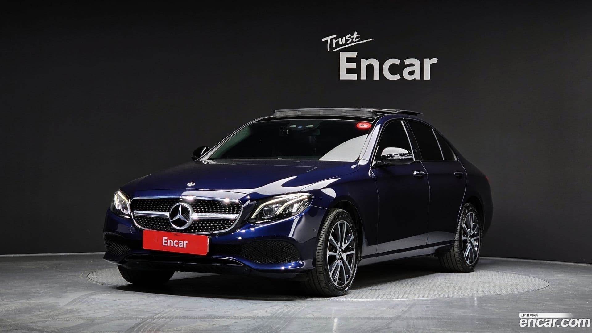 Main__Slider__Photo:E-Class Mercedes-Benz 2018.6-0