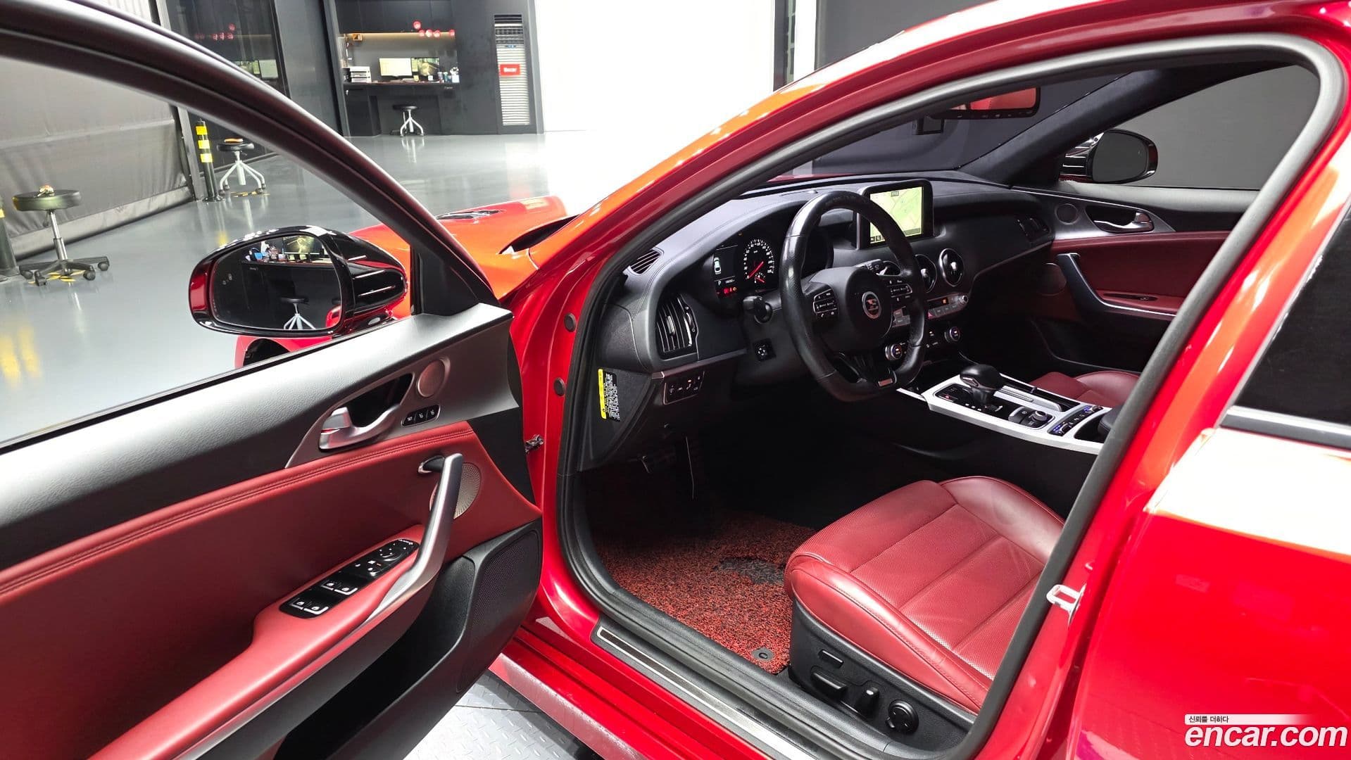 Main__Slider__Photo:Stinger Kia 2018.0-9