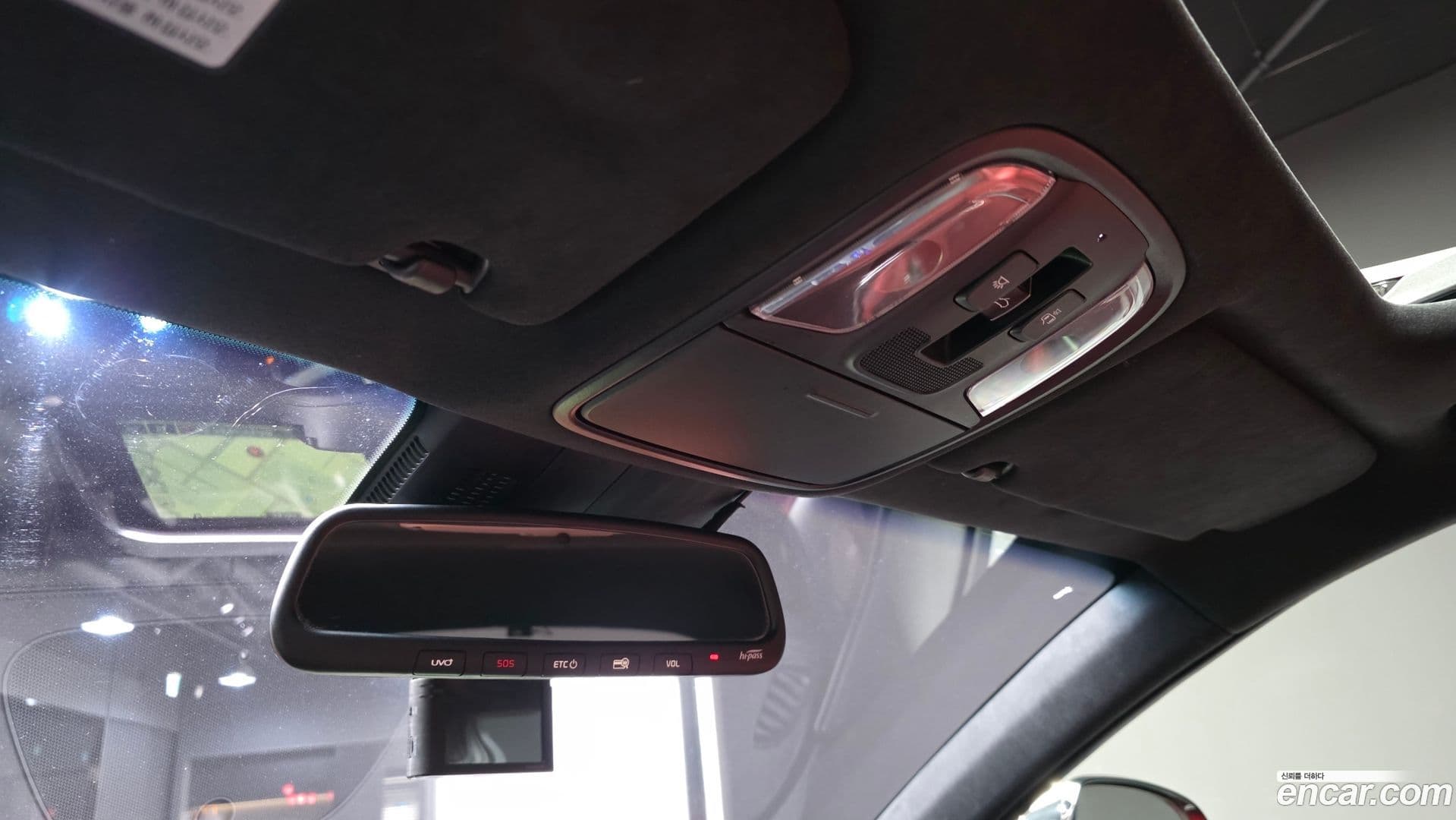 Main__Slider__Photo:Stinger Kia 2018.0-18