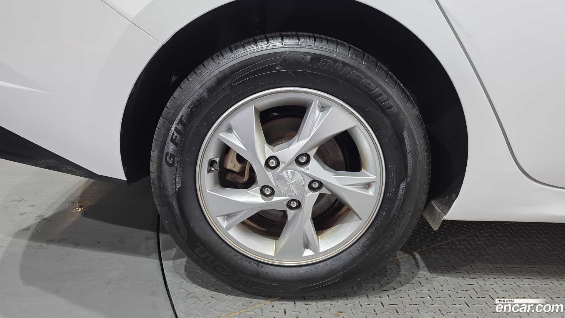 AVANTE Hyundai 2021.0-OUTER-005