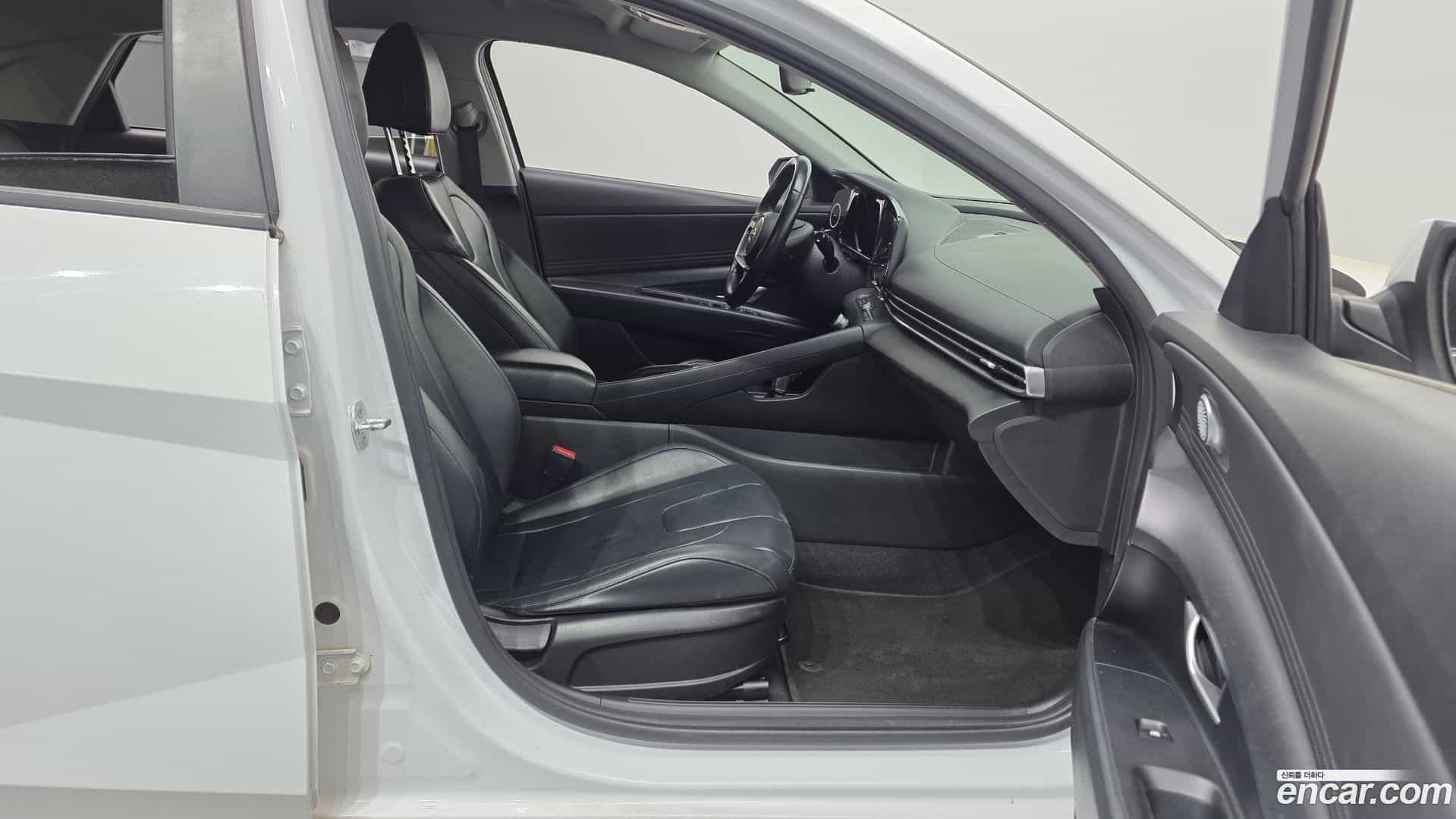 AVANTE Hyundai 2021.0-OPTION-015