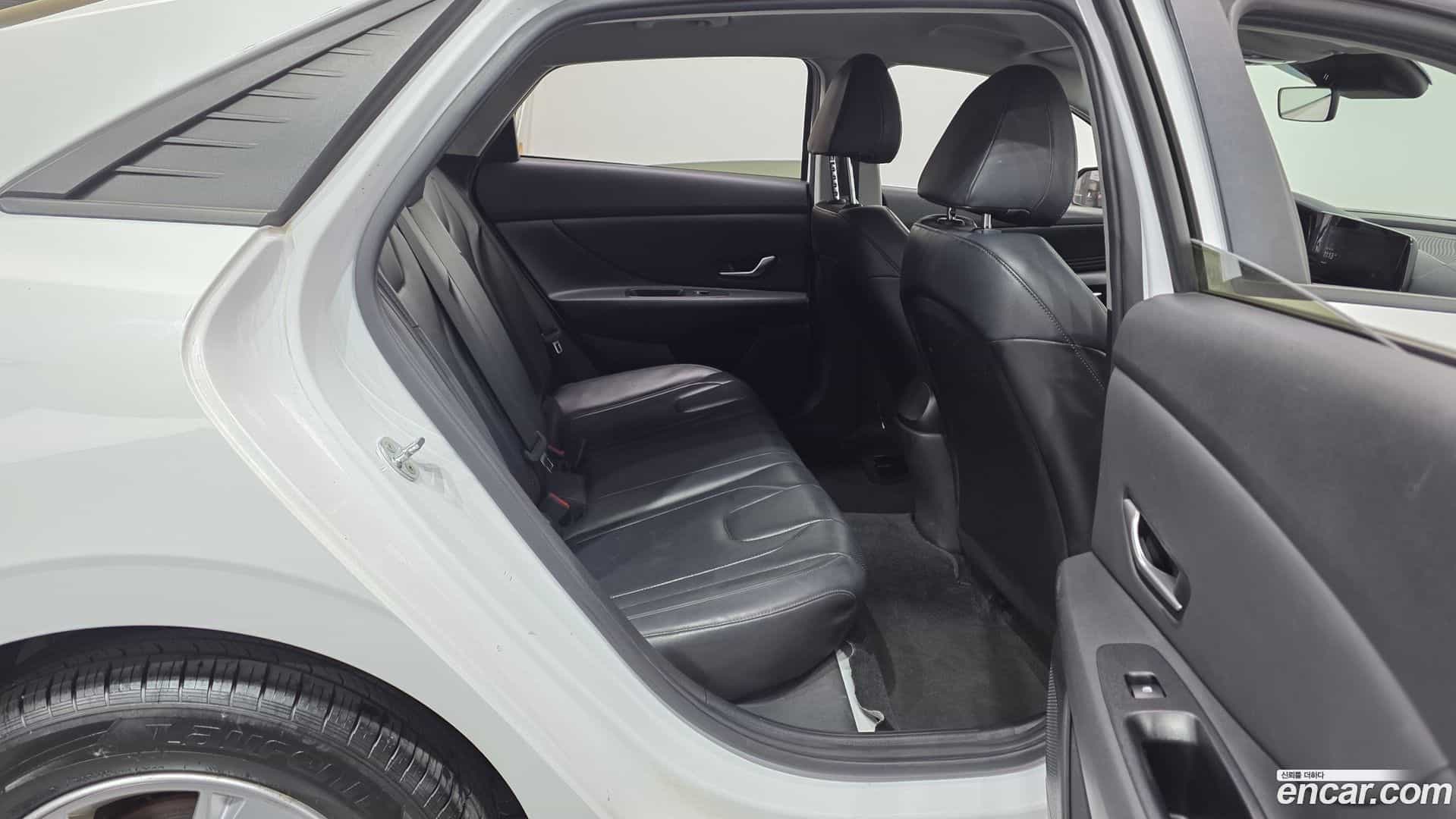 AVANTE Hyundai 2021.0-OPTION-016