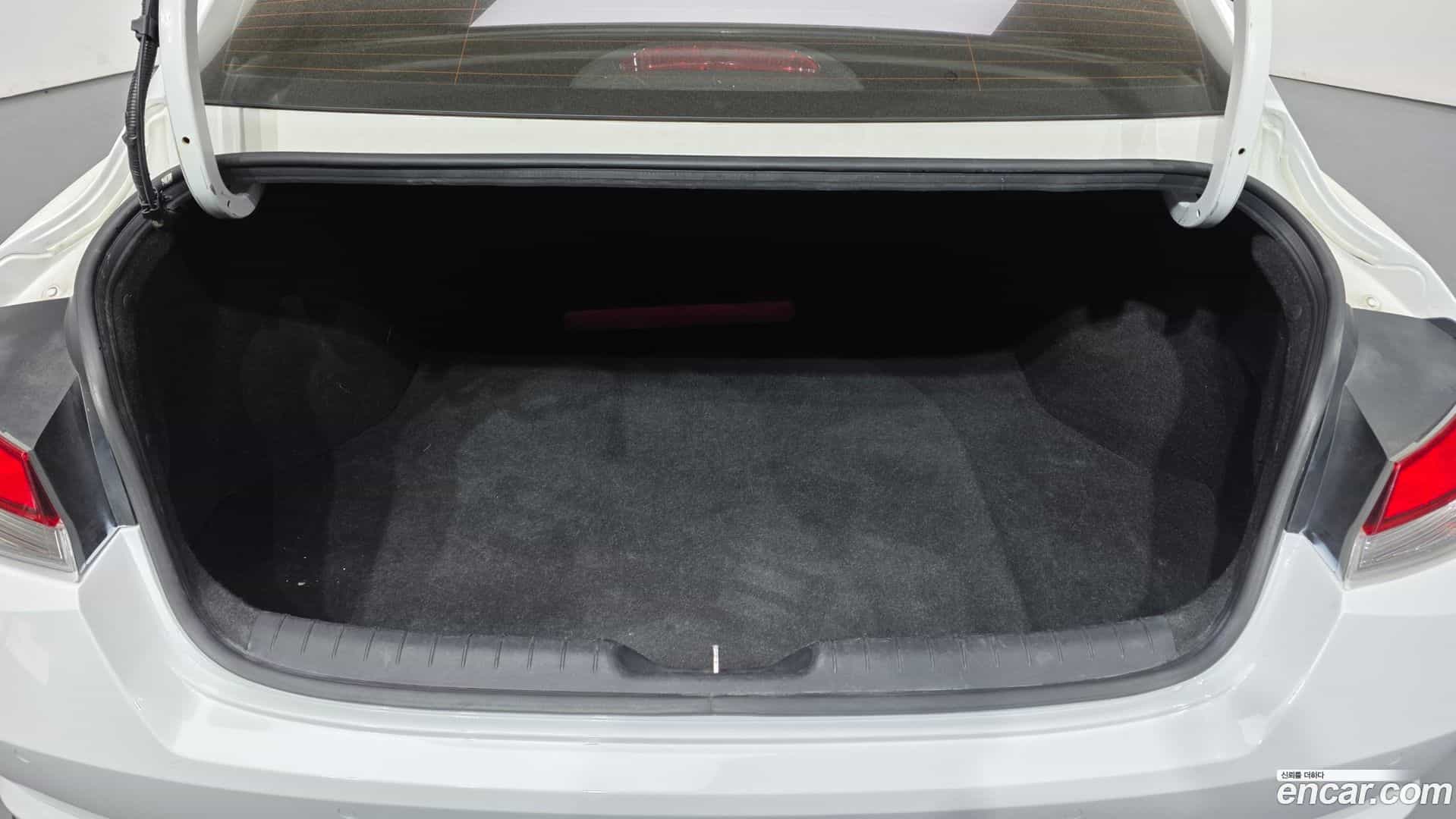 AVANTE Hyundai 2021.0-OPTION-024