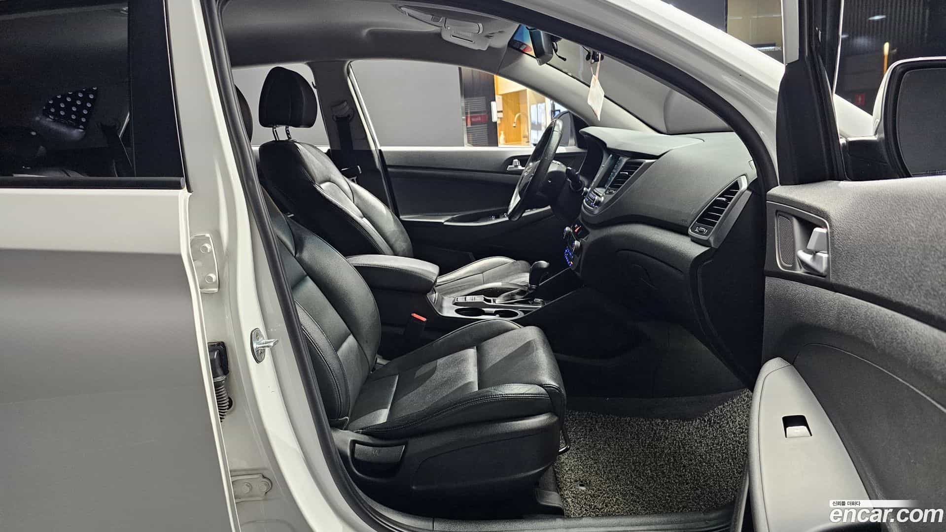 Tucson Hyundai 2017.8-OPTION-015
