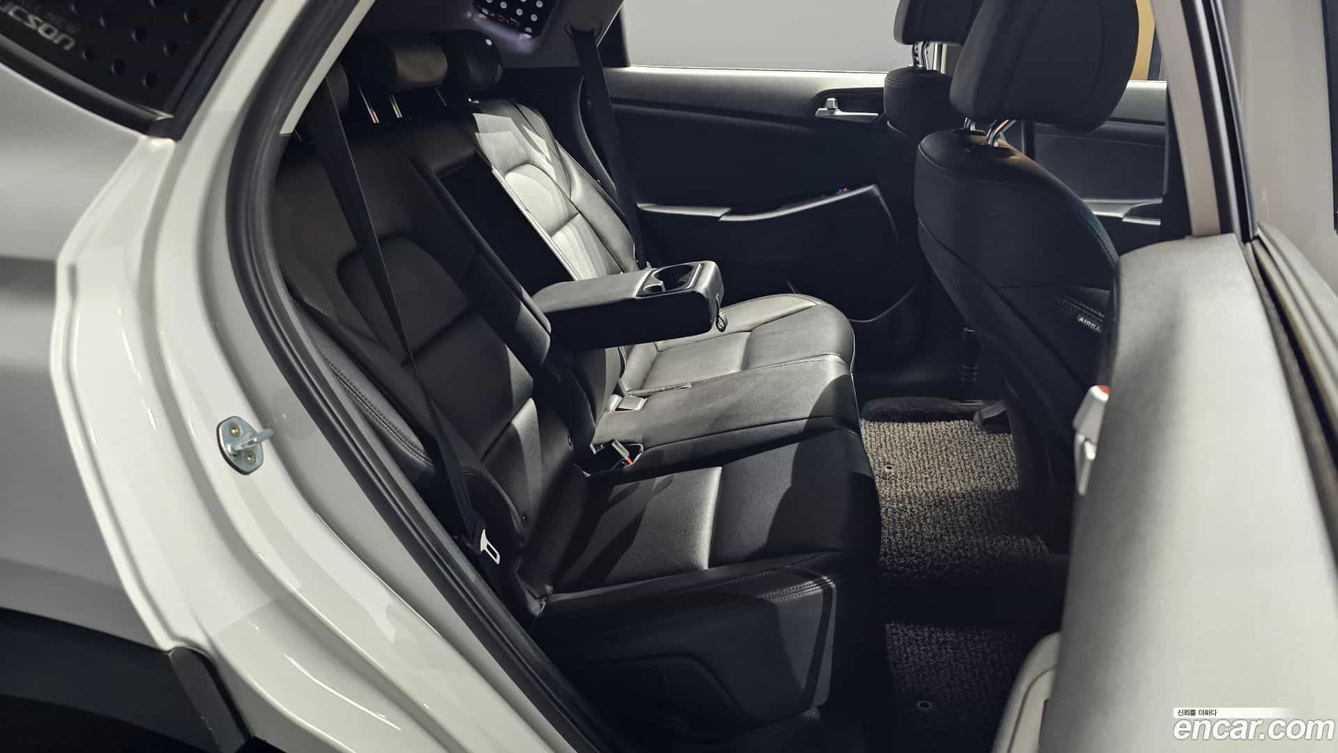 Tucson Hyundai 2017.8-OPTION-016