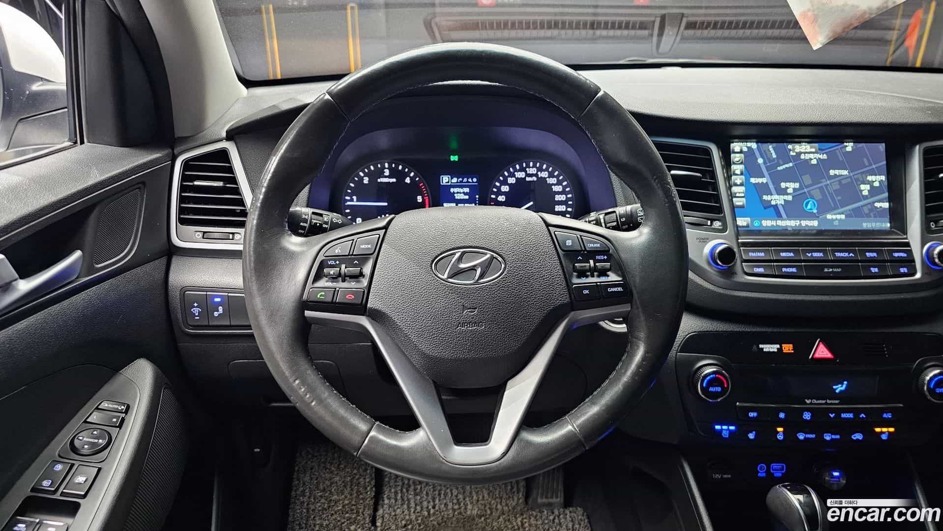 Tucson Hyundai 2017.8-OPTION-017