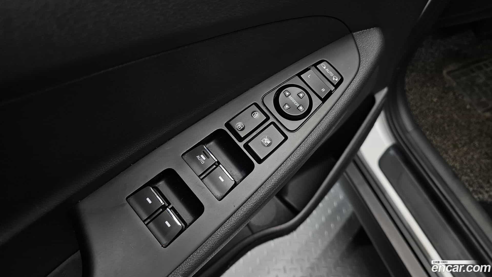 Tucson Hyundai 2017.8-OPTION-020