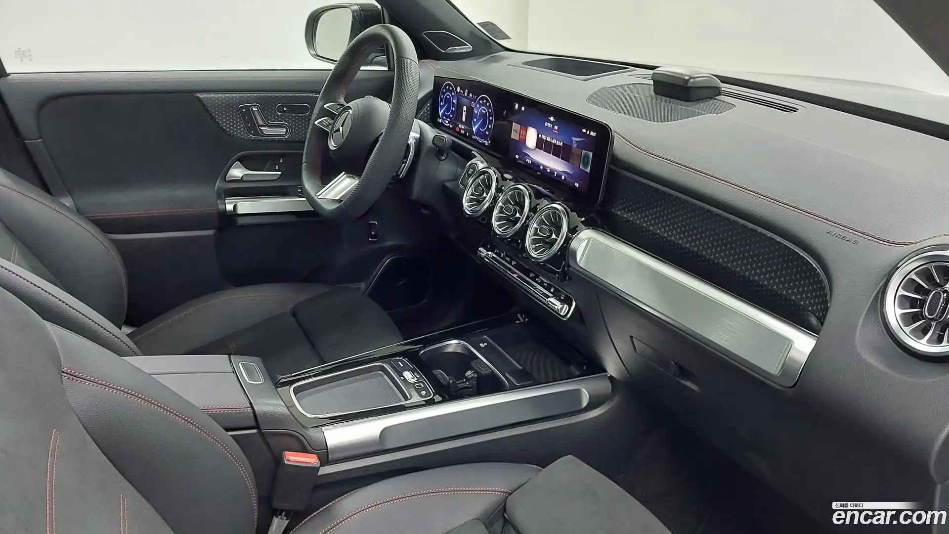 EQB Mercedes-Benz 2025.7-INNER-009
