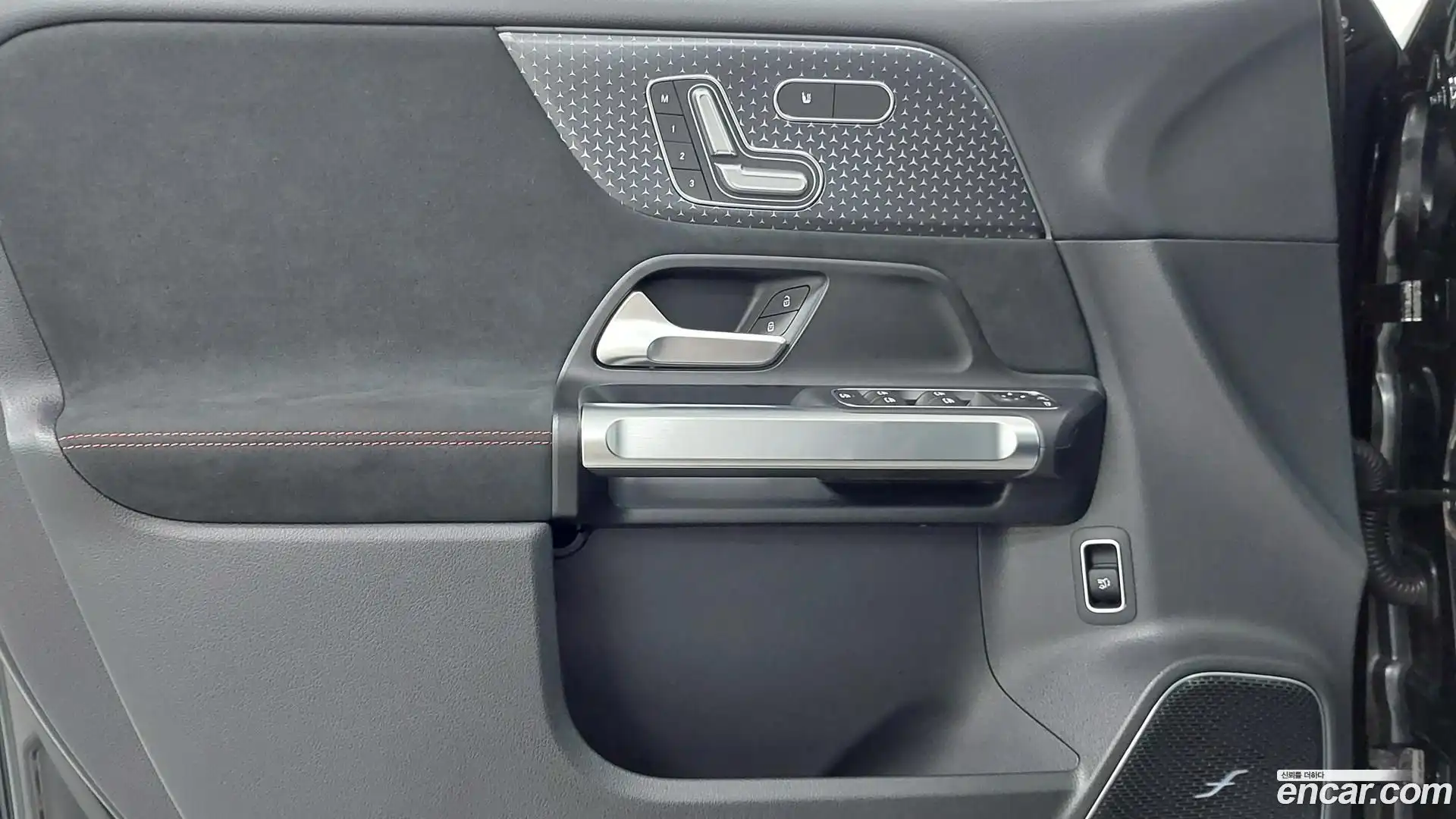 EQB Mercedes-Benz 2025.7-OPTION-019