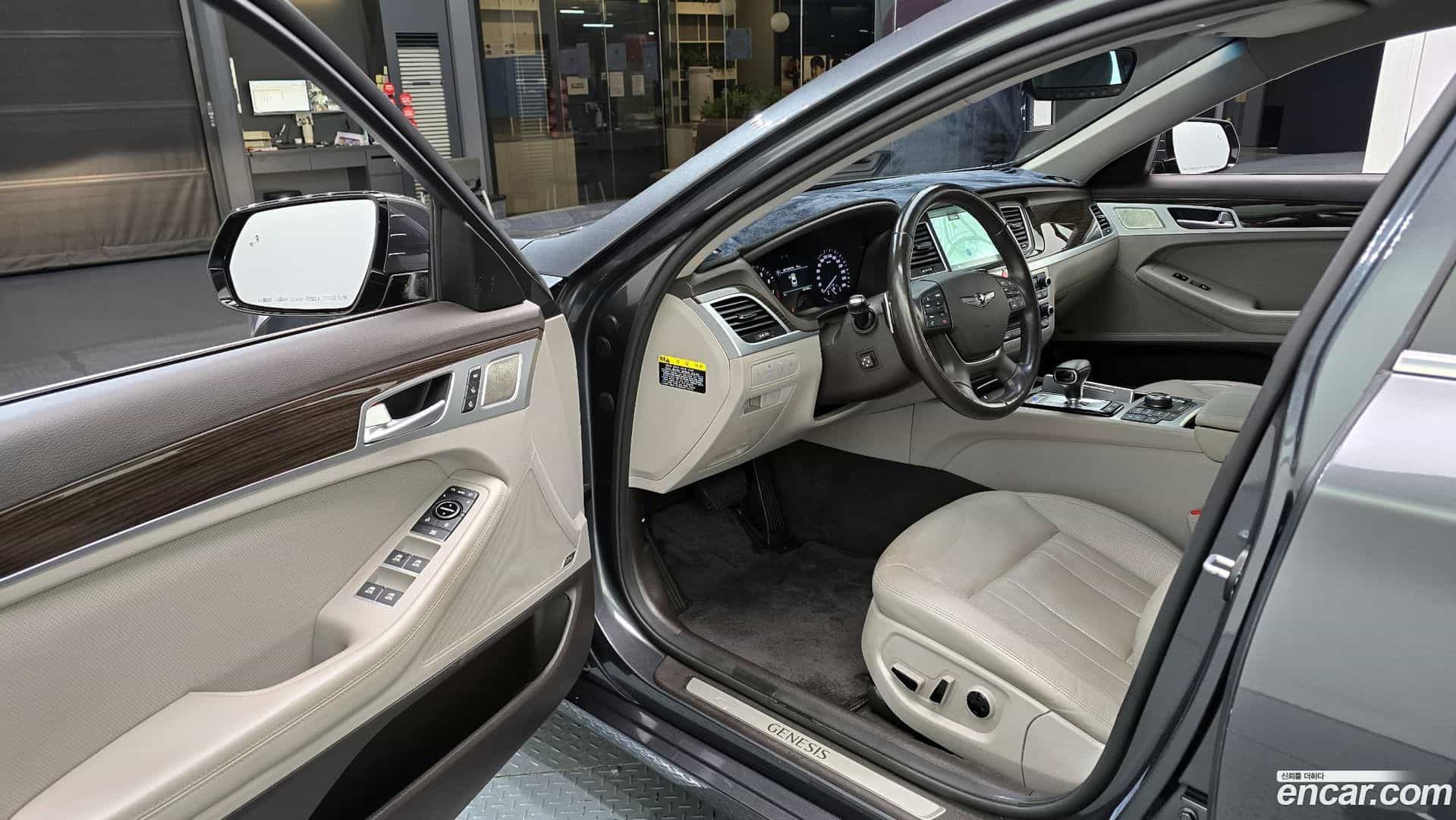 G80 Genesis 2018.1-INNER-010