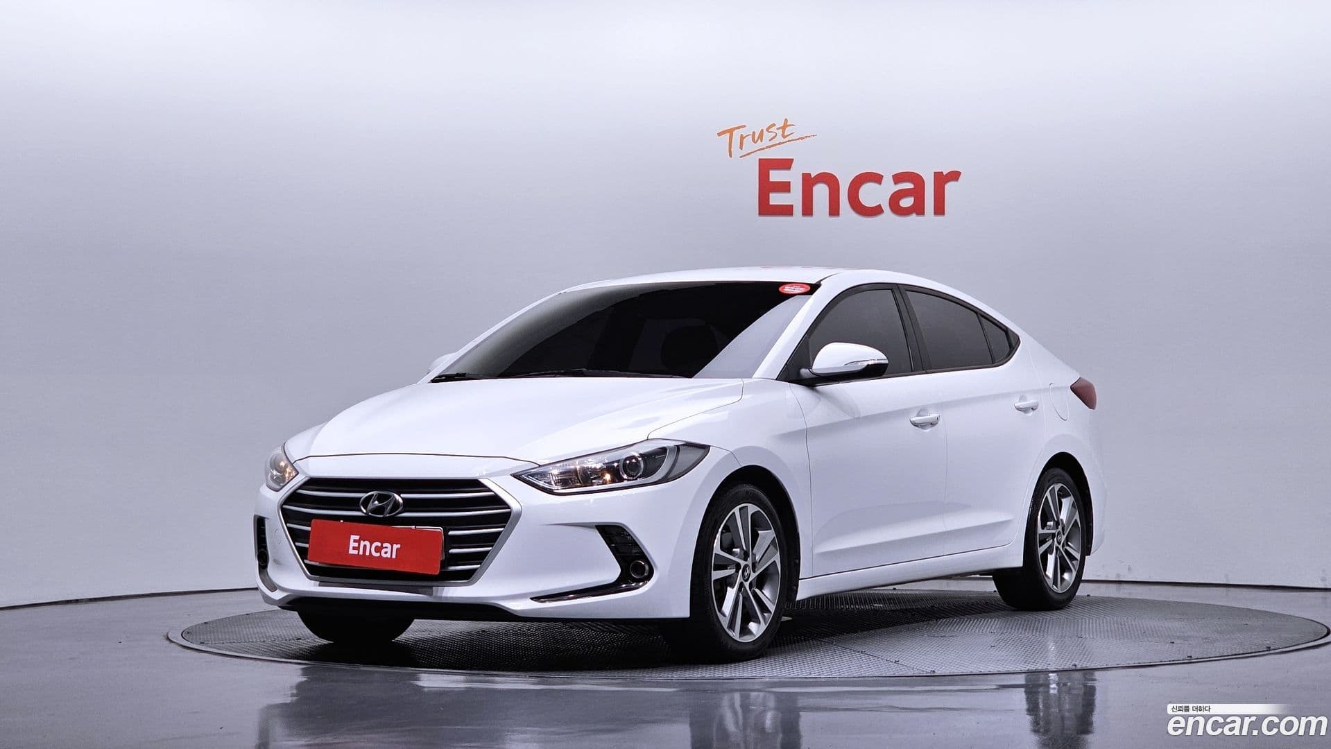 Main__Slider__Photo:AVANTE Hyundai 2018.6-0