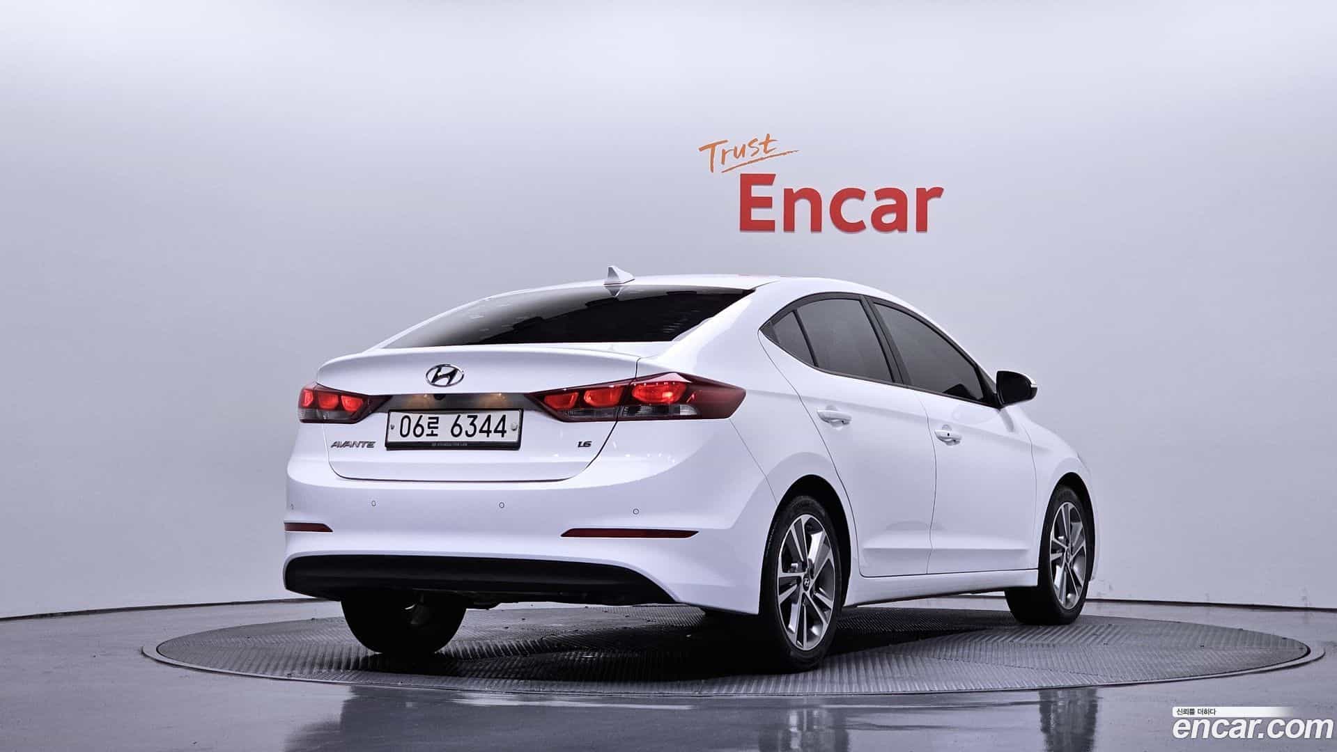AVANTE Hyundai 2018.6-OUTER-002