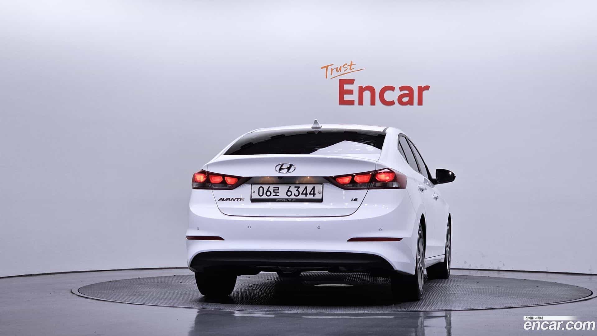 AVANTE Hyundai 2018.6-OUTER-004