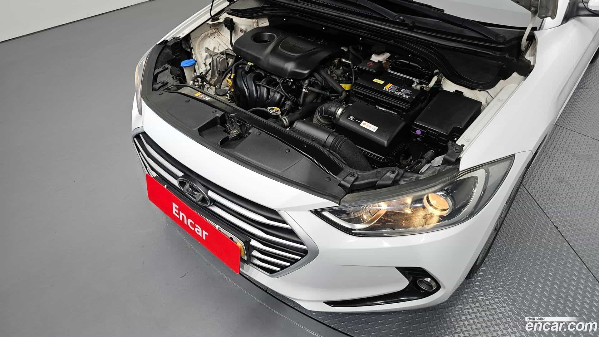 AVANTE Hyundai 2018.6-OUTER-006