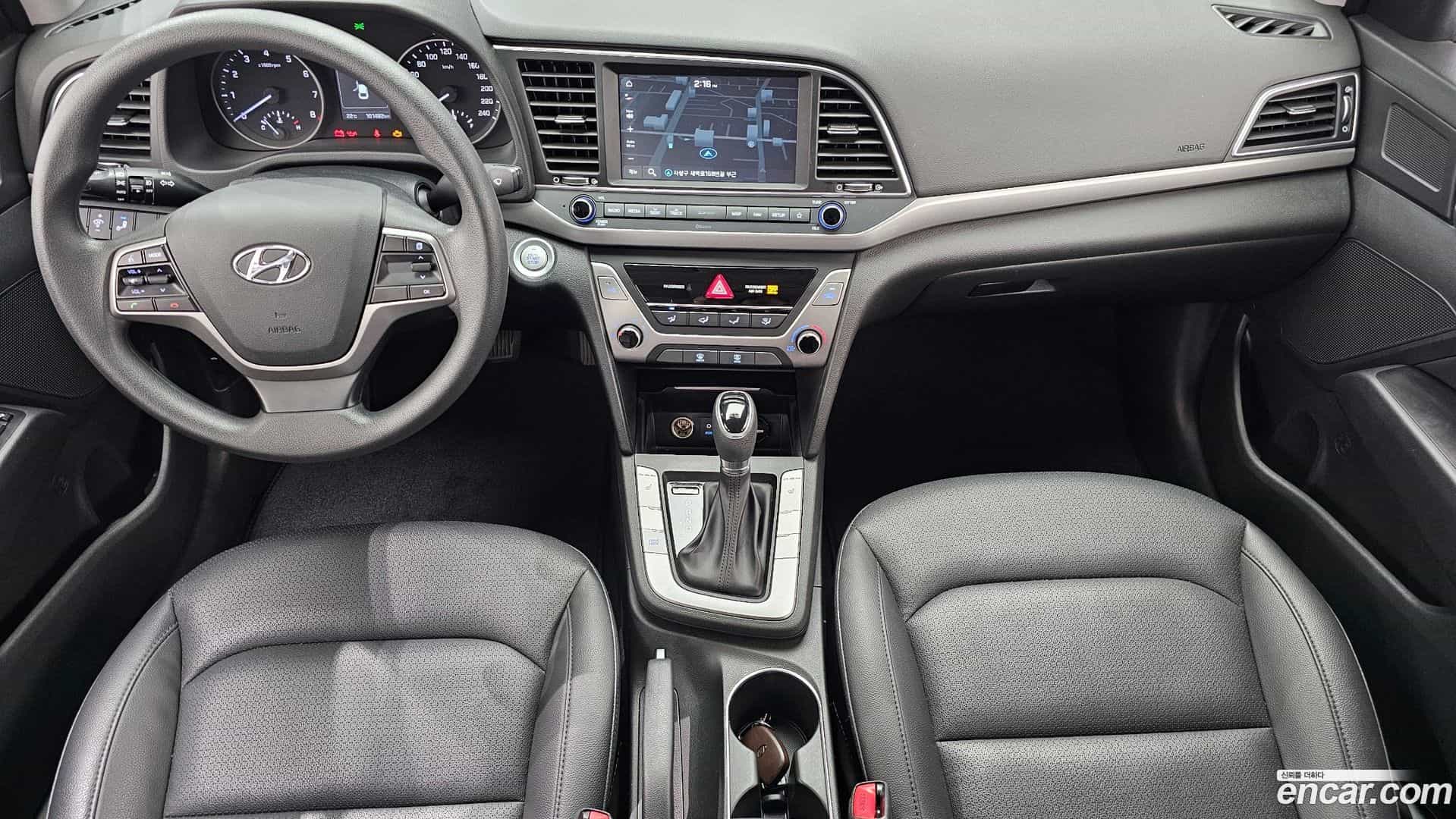 AVANTE Hyundai 2018.6-INNER-007