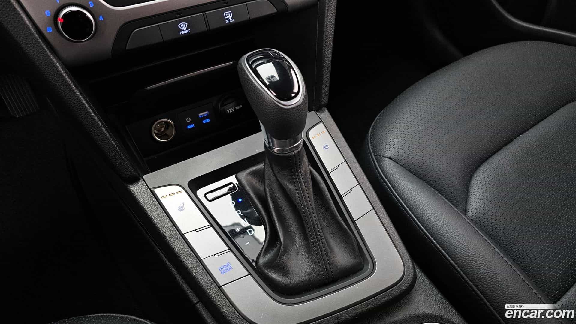 AVANTE Hyundai 2018.6-INNER-009