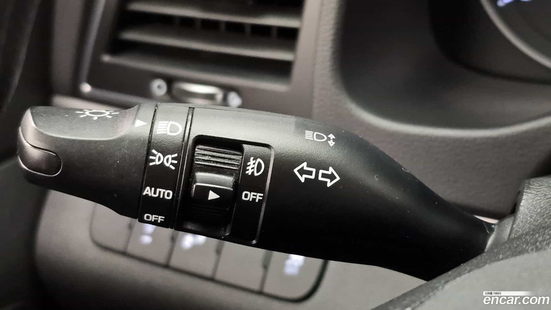 AVANTE Hyundai 2018.6-OPTION-022