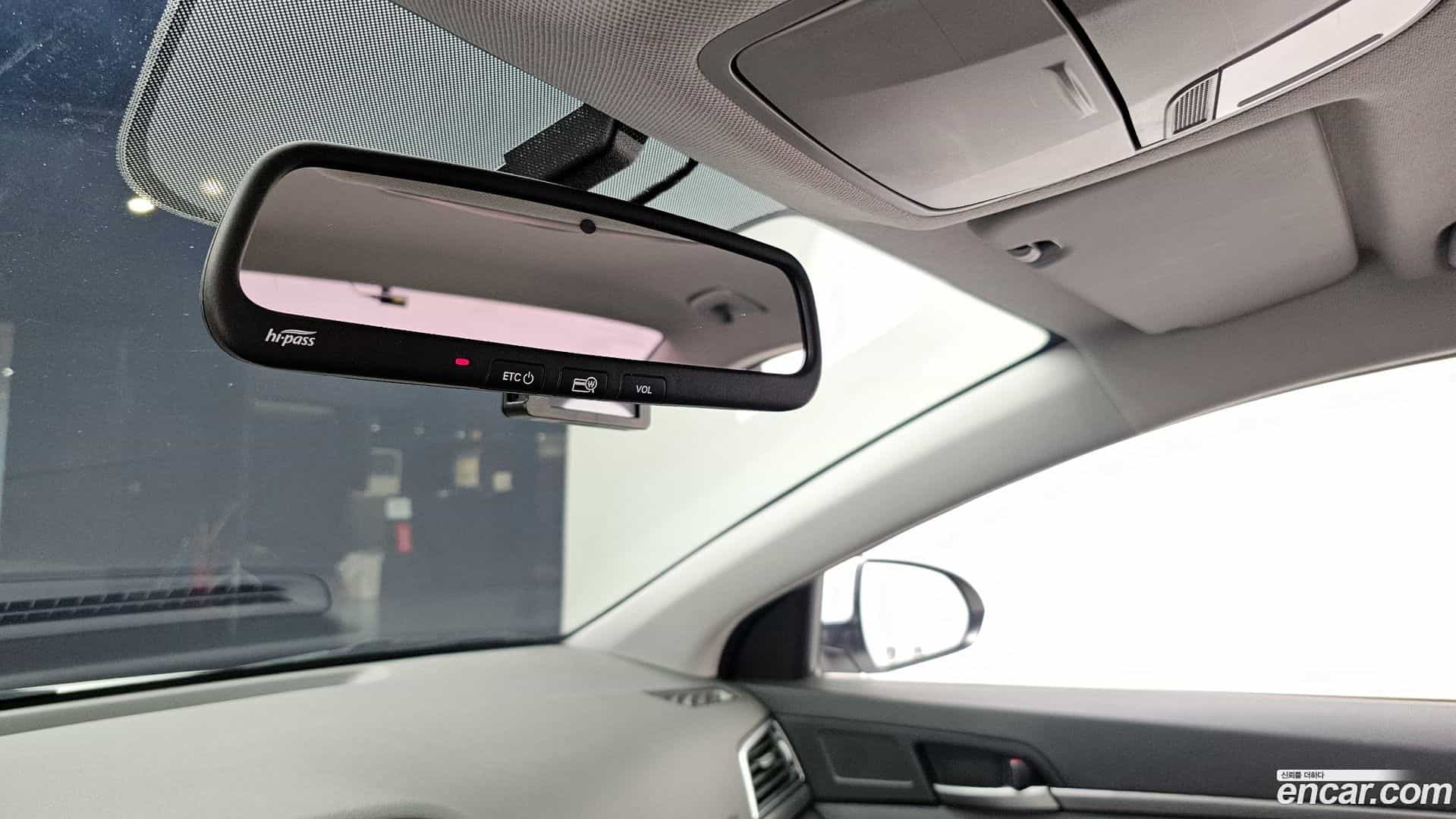 AVANTE Hyundai 2018.6-OPTION-023