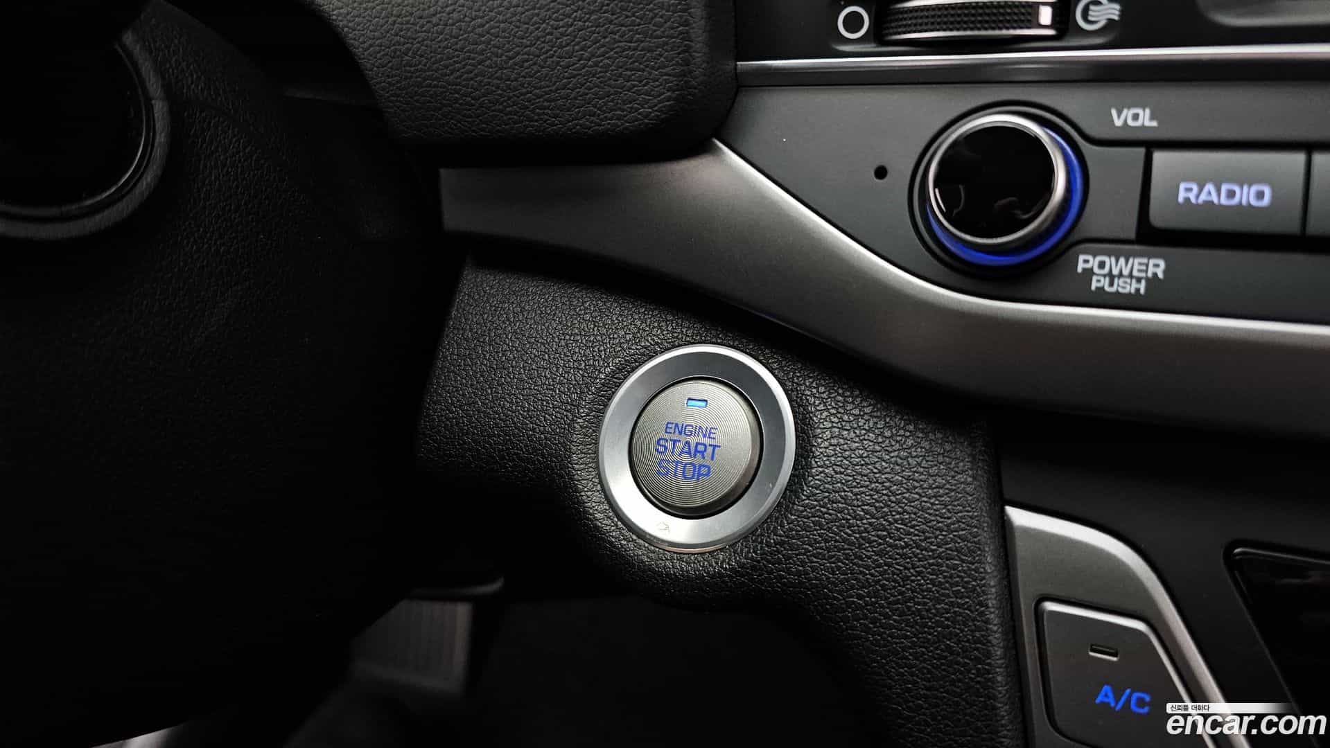 AVANTE Hyundai 2018.6-OPTION-040