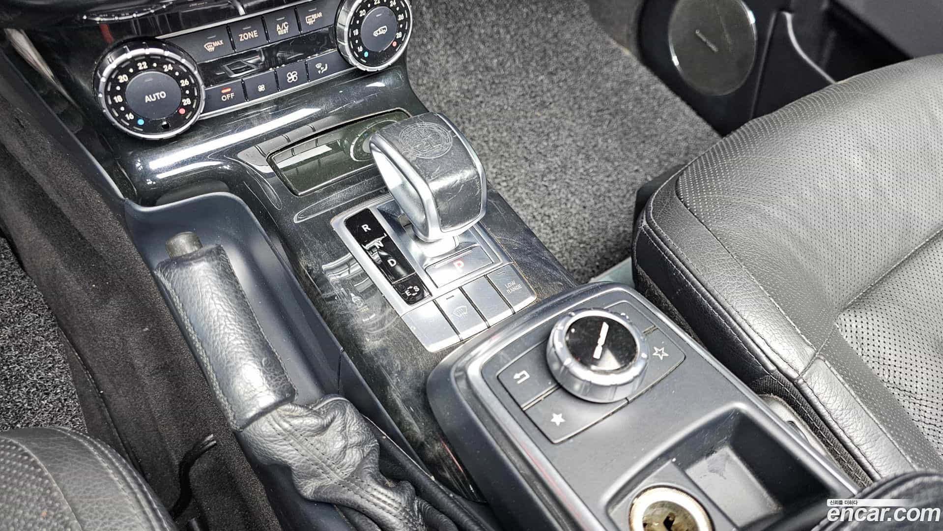 G-Class Mercedes-Benz 2015.6-INNER-009