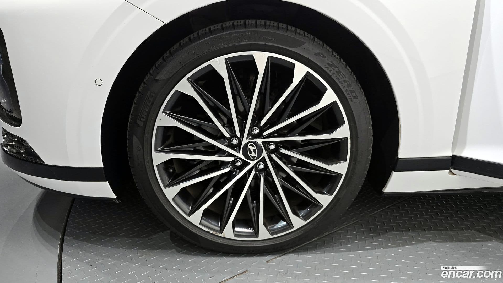 Main__Slider__Photo:Grandeur Hyundai 2023.10-4