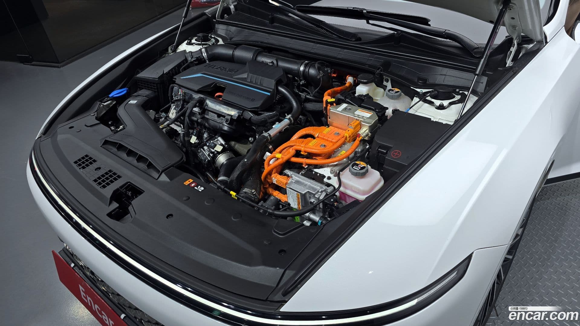 Main__Slider__Photo:Grandeur Hyundai 2023.10-5