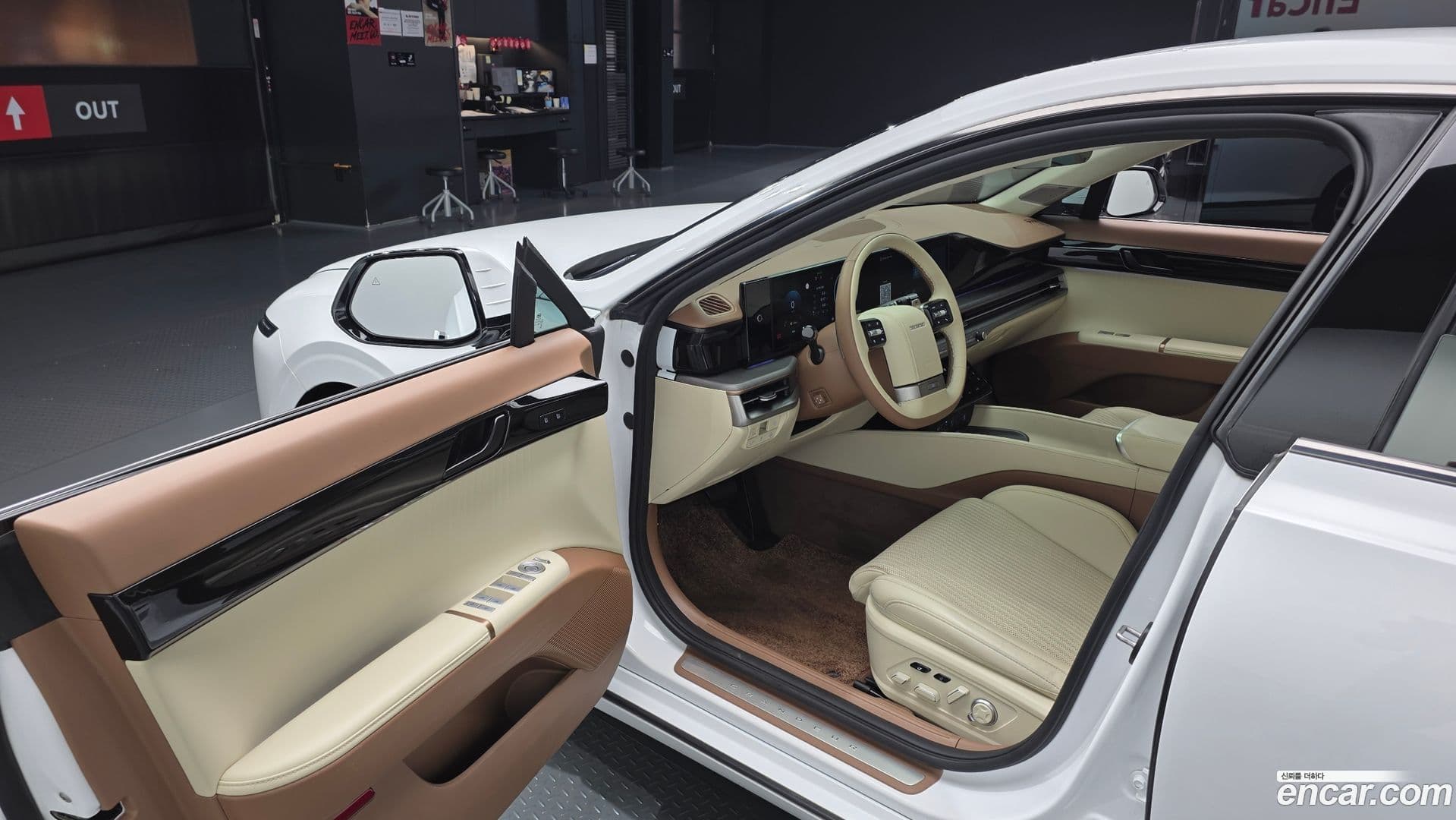Main__Slider__Photo:Grandeur Hyundai 2023.10-9