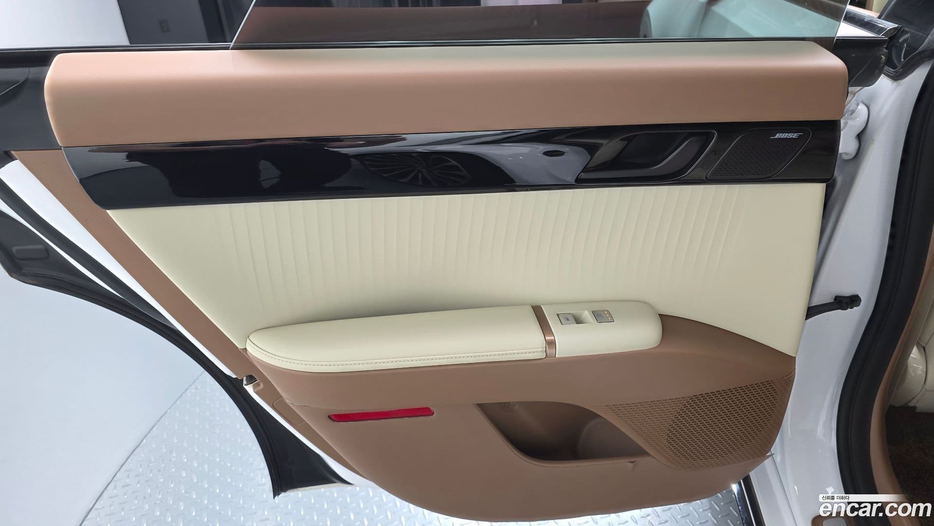 Main__Slider__Photo:Grandeur Hyundai 2023.10-24