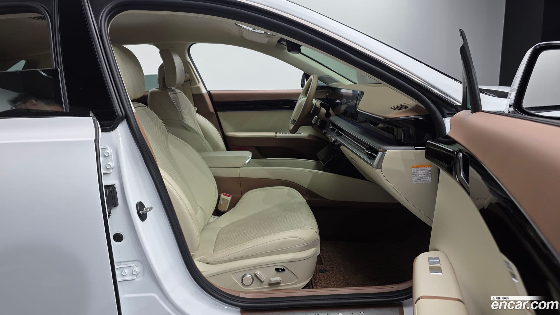 Main__Slider__Photo:Grandeur Hyundai 2023.10-25
