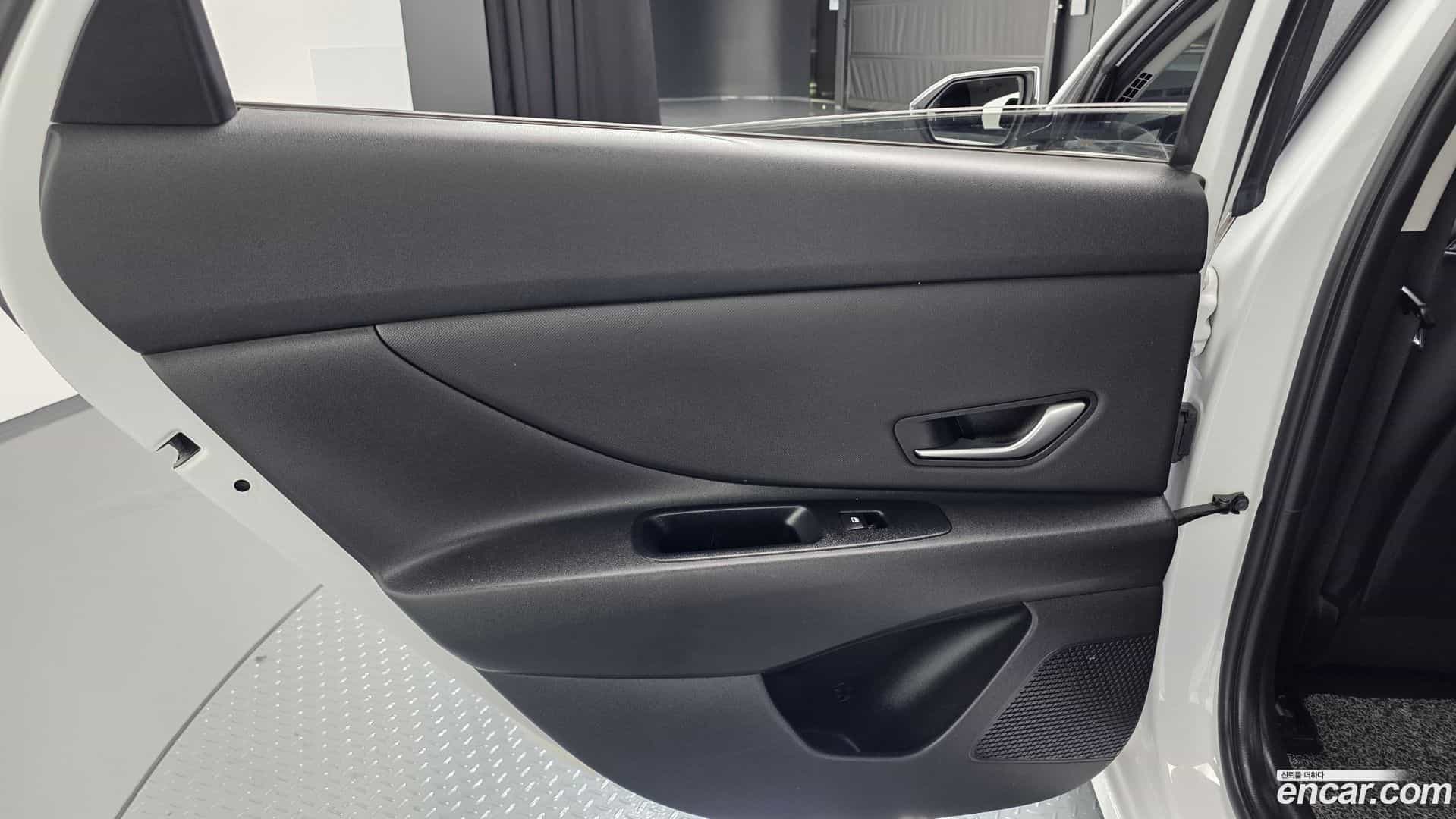 AVANTE Hyundai 2021.6-INNER-035