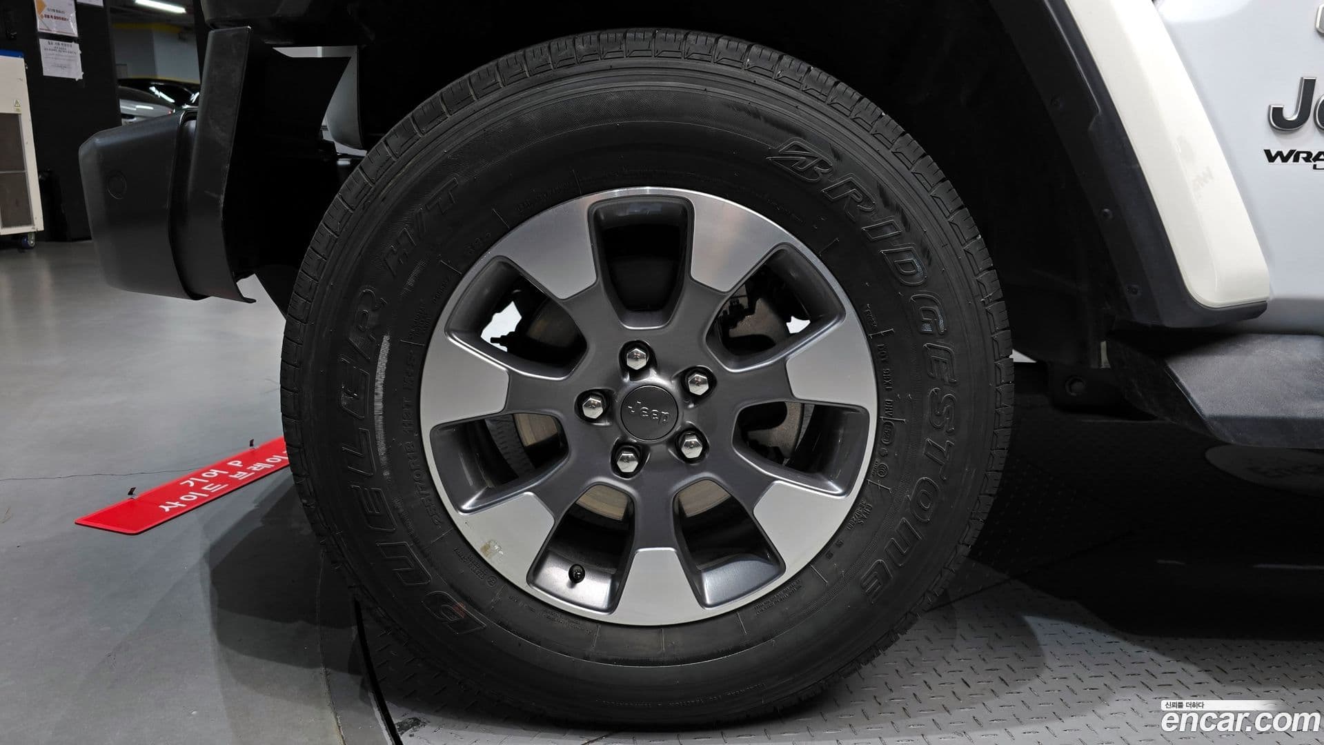 Main__Slider__Photo:Wrangler Jeep 2021.6-4