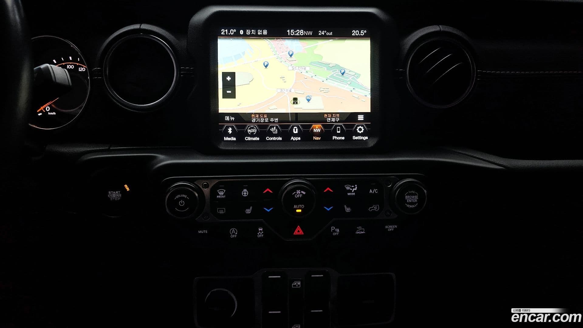 Main__Slider__Photo:Wrangler Jeep 2021.6-13