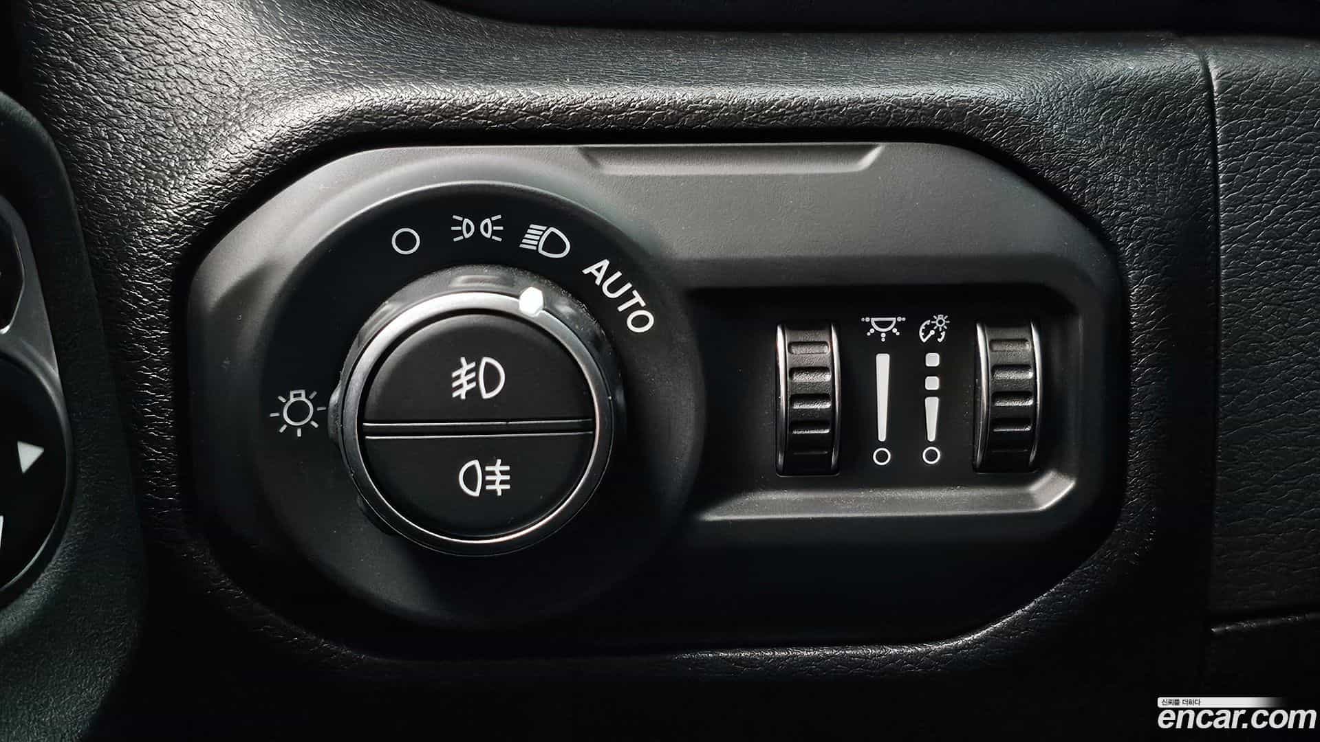 Wrangler Jeep 2021.6-OPTION-024