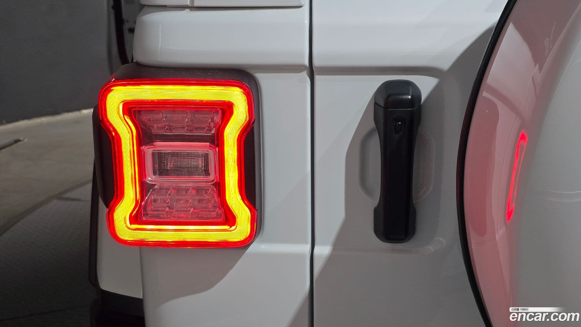 Main__Slider__Photo:Wrangler Jeep 2021.6-22