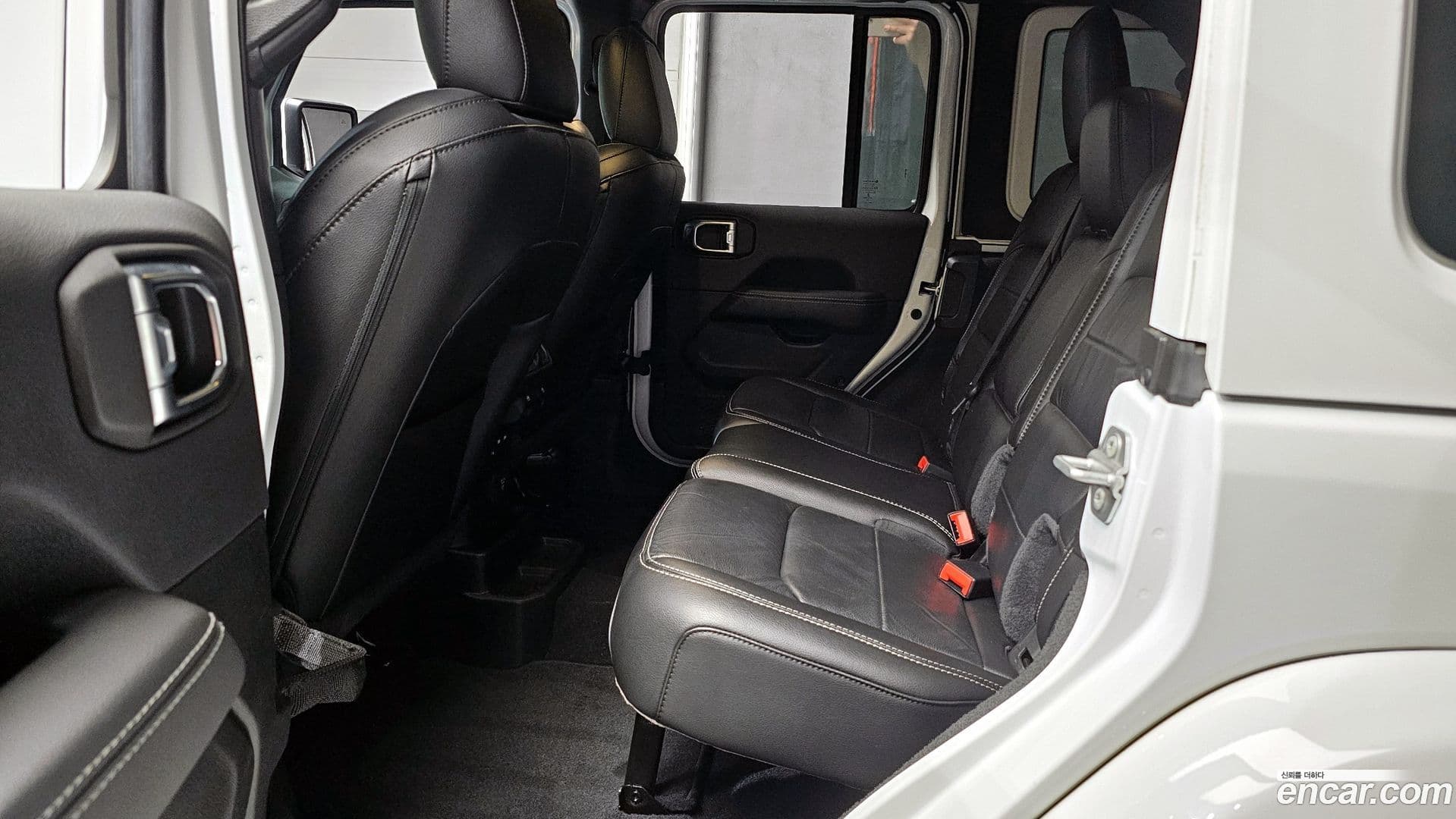 Main__Slider__Photo:Wrangler Jeep 2021.6-25